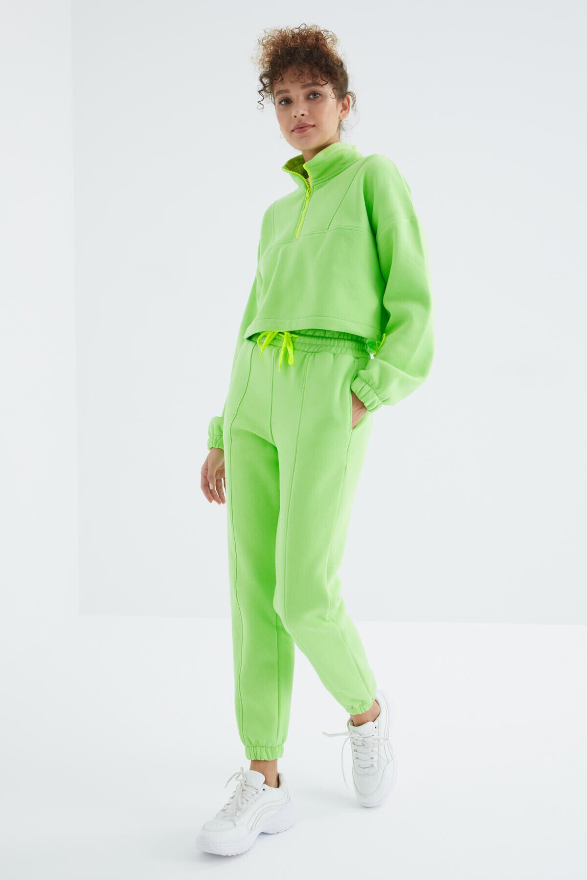 Peanut Green Low Shoulder Waist Gathered Half Length Zipper Oversized Women's Tracksuit Set - 95321
