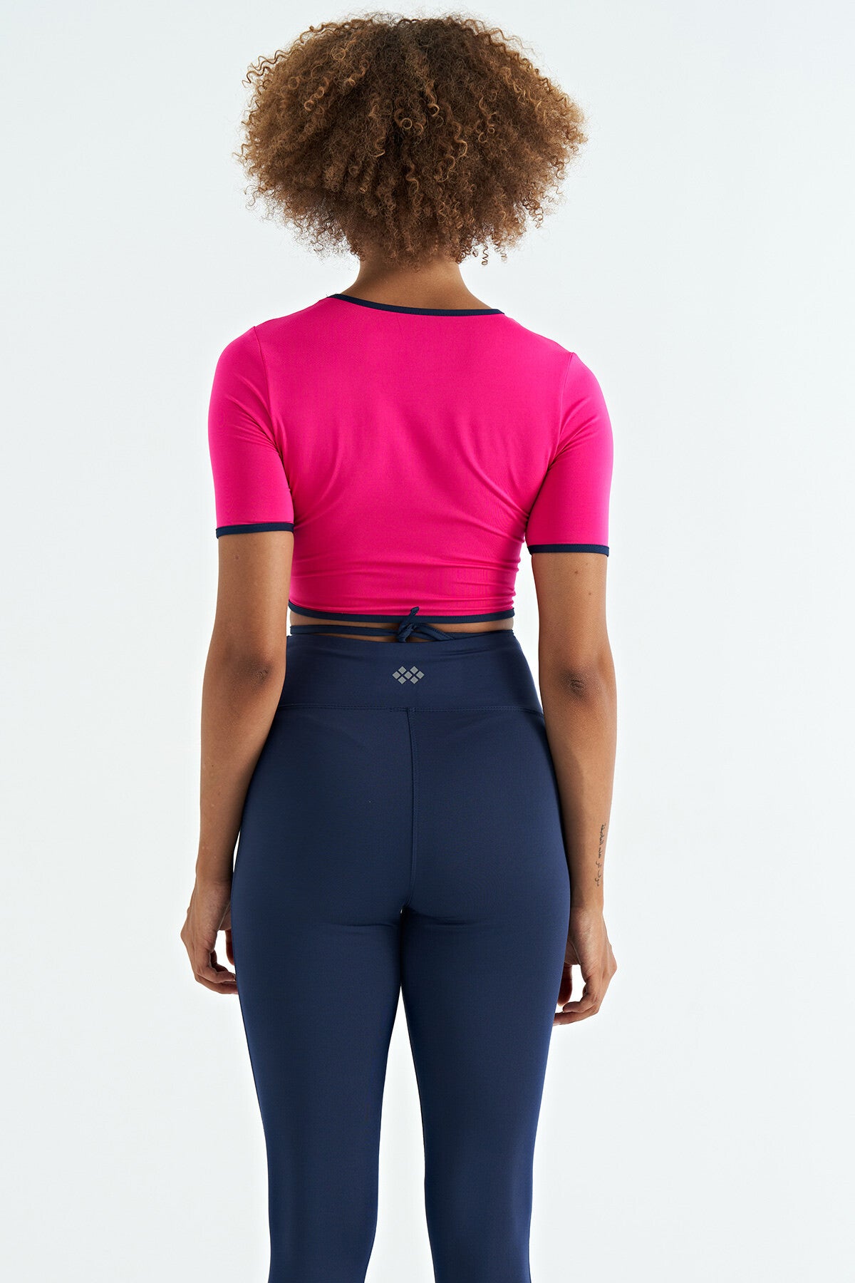 Fuchsia Tie-Waist Detailed O Neck Standard Cut Diving Fabric Women's Crop T-Shirt - 97266