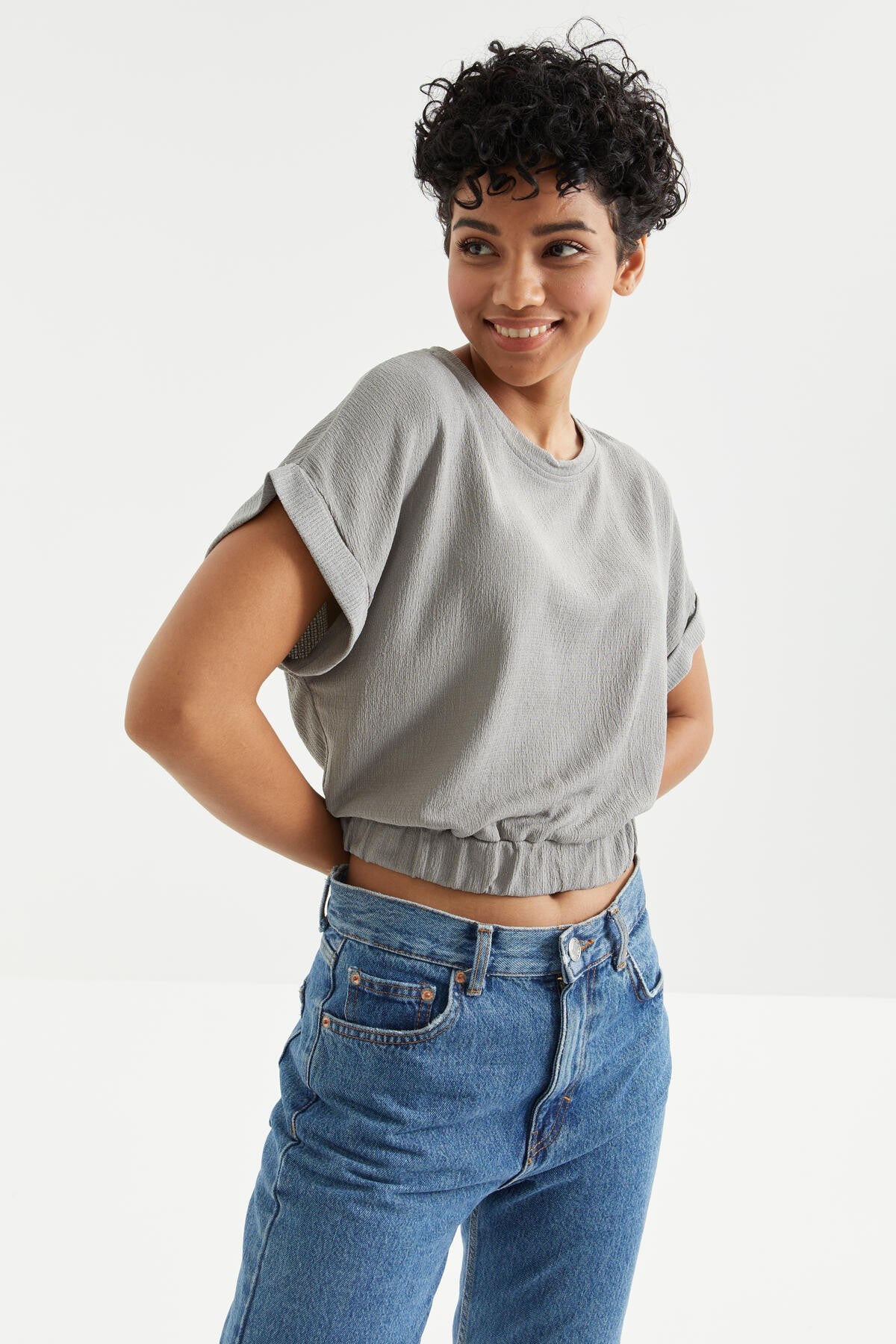 Gri Basic O Collar Beli Elastane Bürümcük Fabric Women's Crop Top T-Shirt - 97227