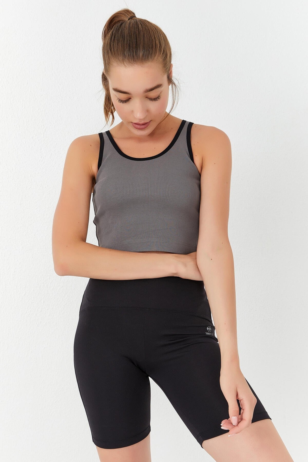 Gri Basic Zero Sleeve Narrow Fit U Neck Women's Crop Top Singlet - 97162