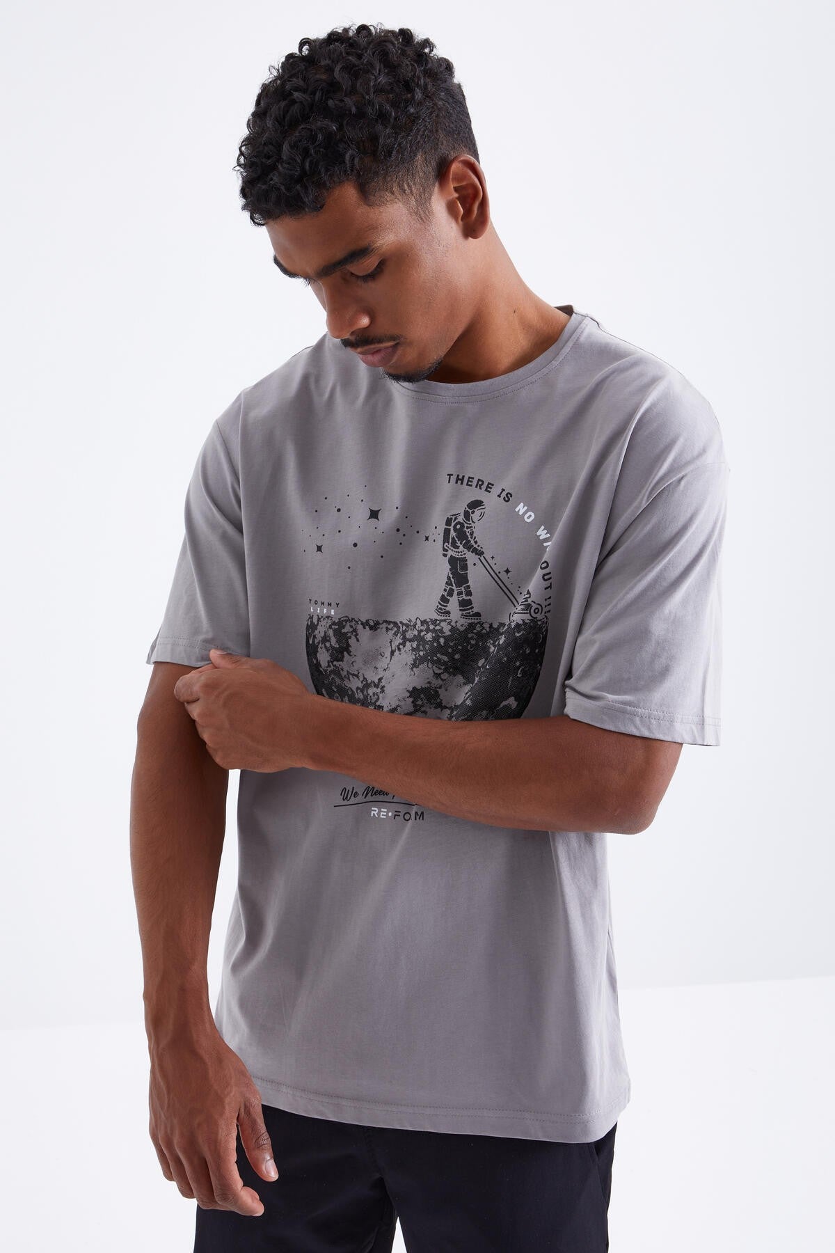 Gray Printed O Collar Men's Oversize T-Shirt - 88098