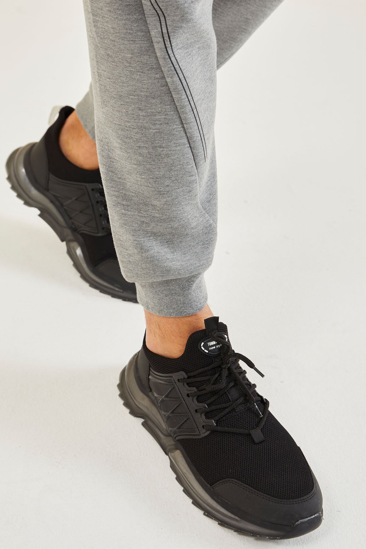 Grey Melange Laced Men's Tracksuit Bottom - 82110