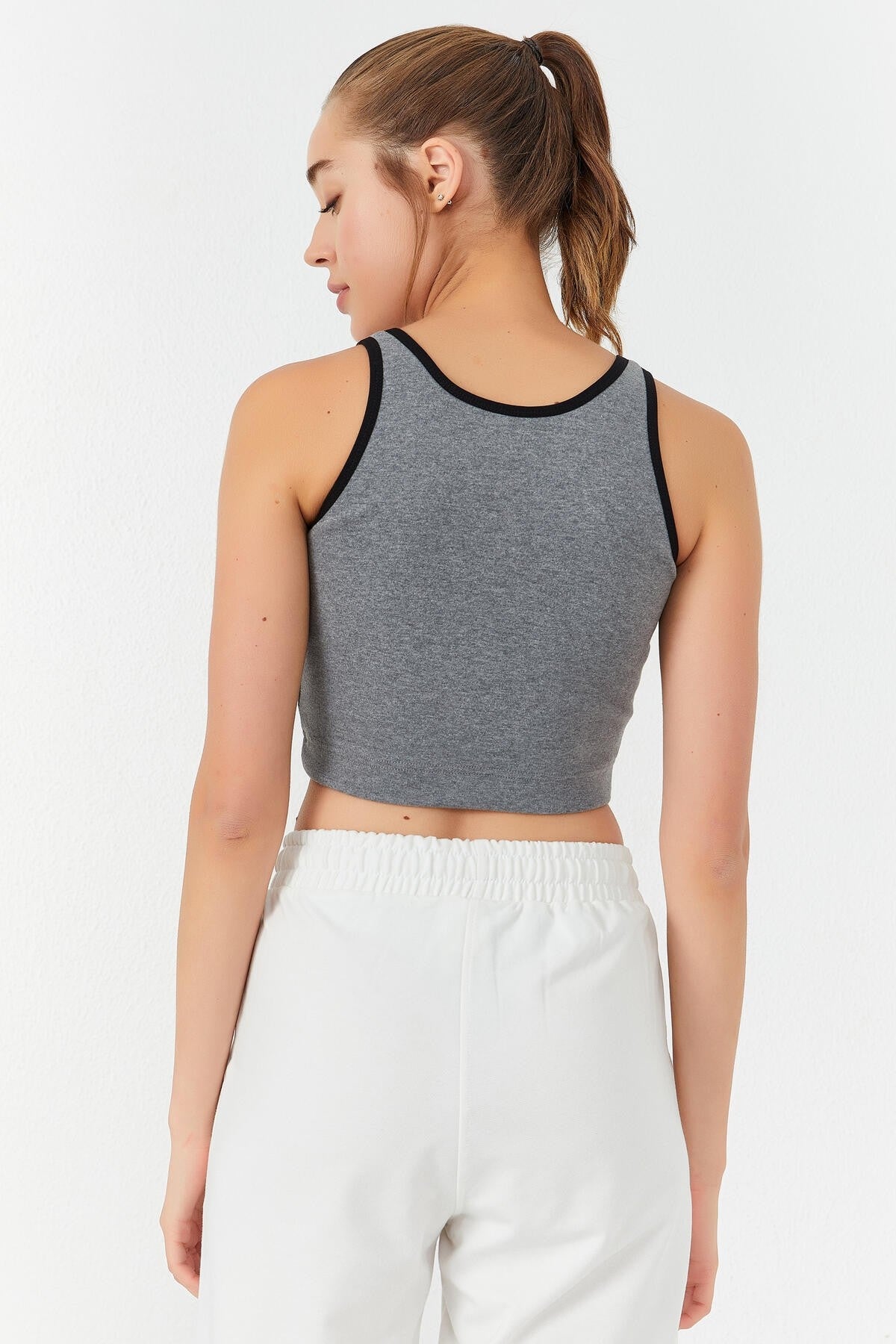 Grey Melange Basic Zero Sleeve Narrow Fit U Collar Women's Crop Top Singlet - 97162