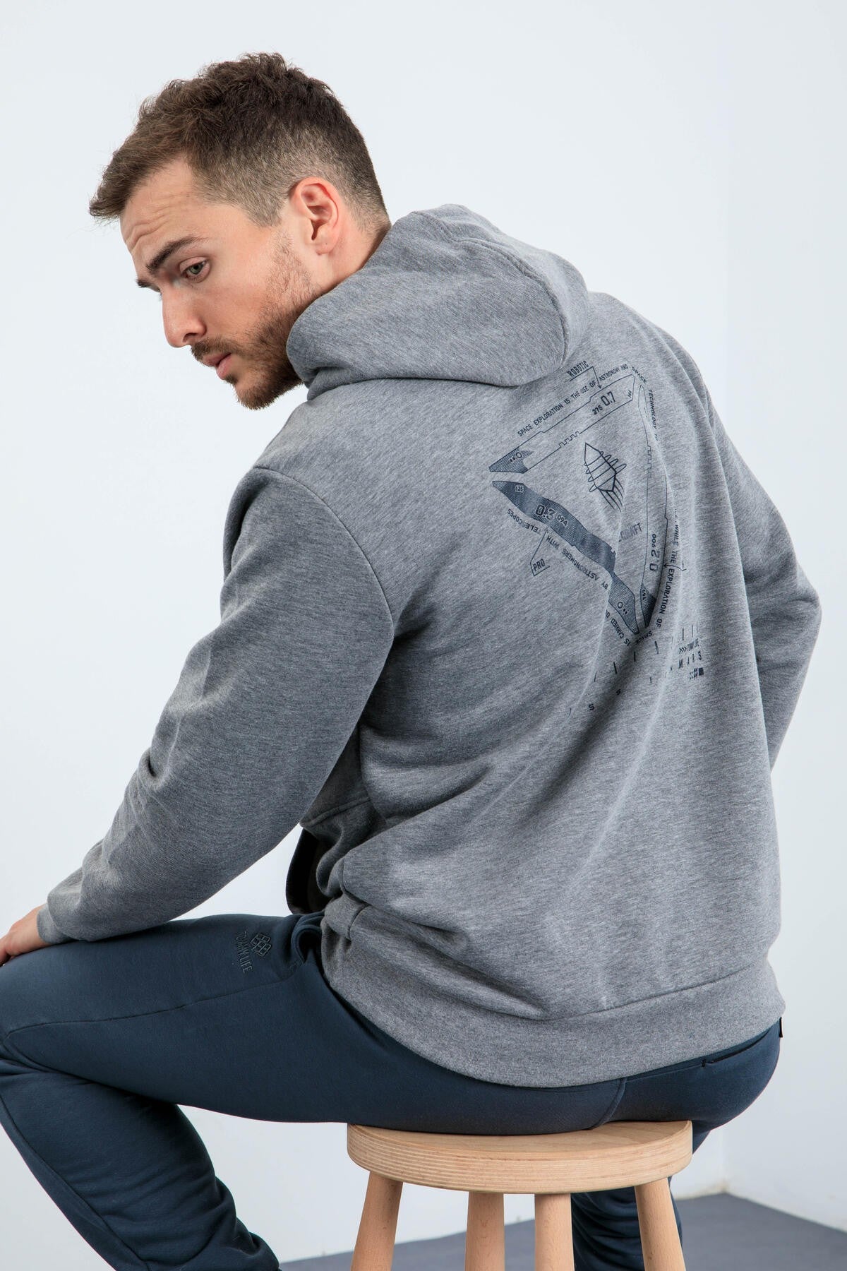 Grey Melange Mars Print and Back Printed Comfortable Fit Men's Hooded Sweatshirt - 88032