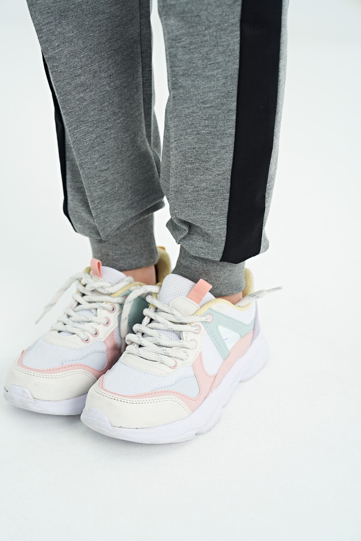 Grey Melange Waistband Hidden Zip Pocket Detailed Jogger Girls Tracksuit Bottom - 75122