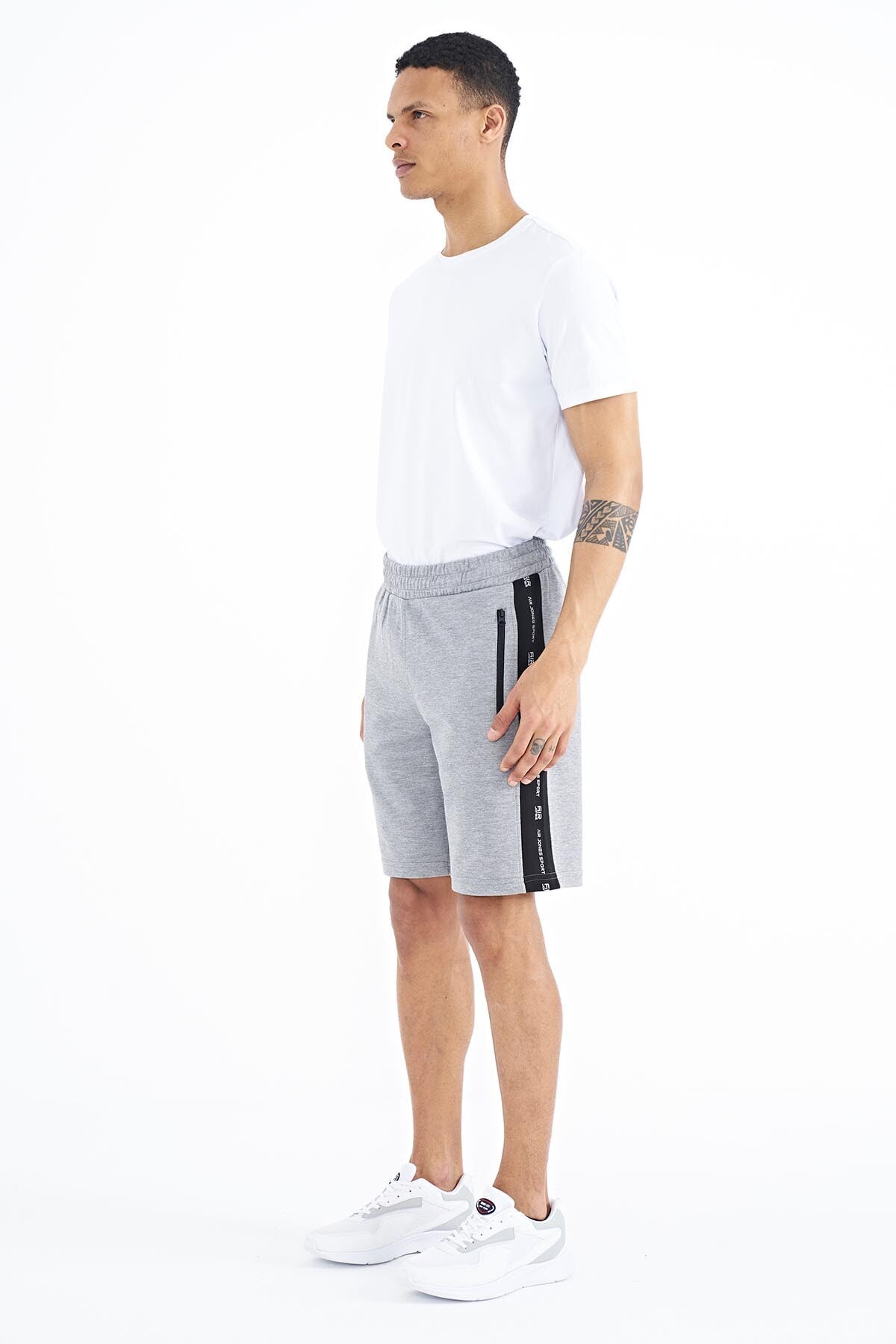 Alfred Grey Melange Standard Fit Men's Shorts - 81244