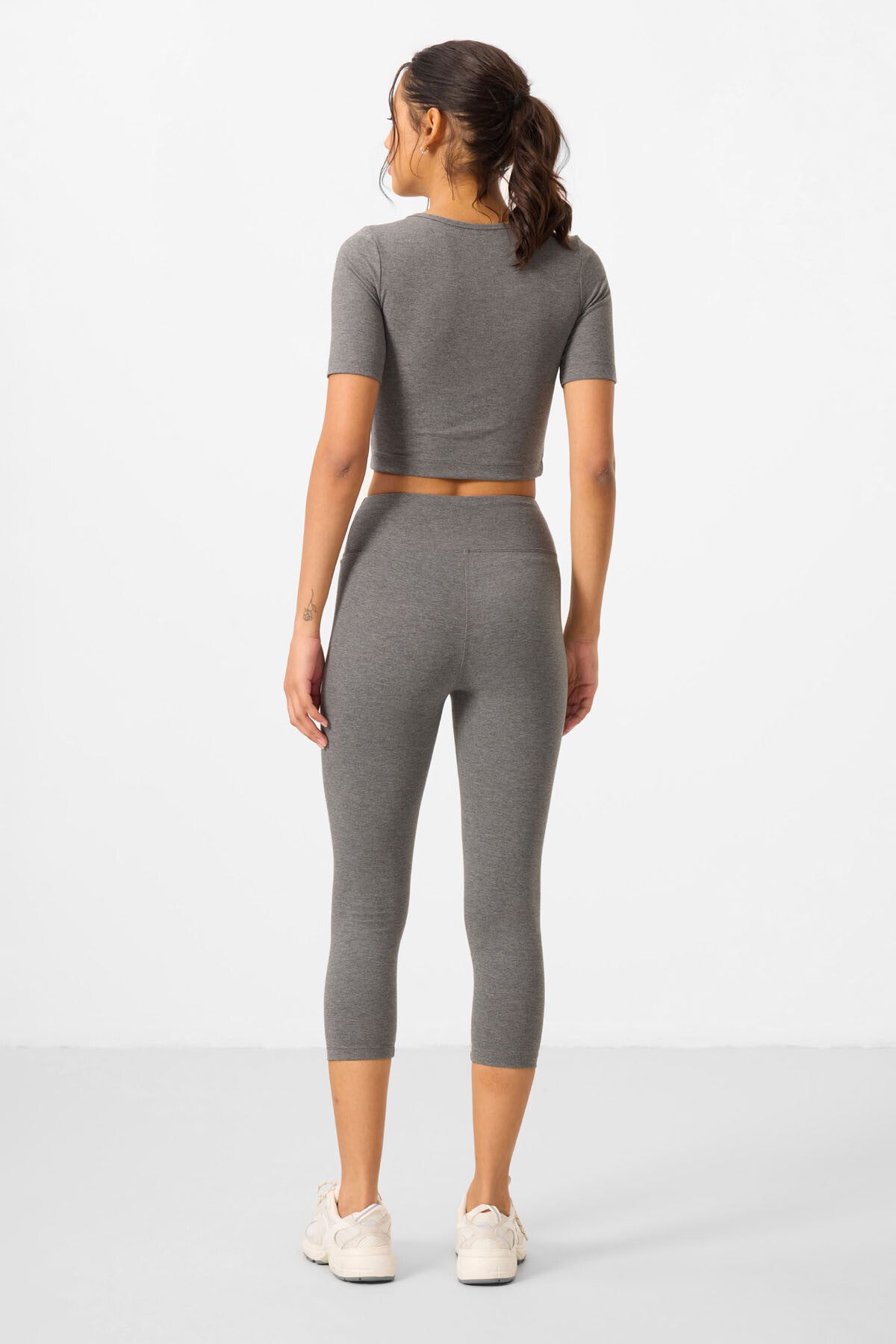 Grey High Waist Capri-Crop T-Shirt Slim Fit Women's Tights Set - 95285