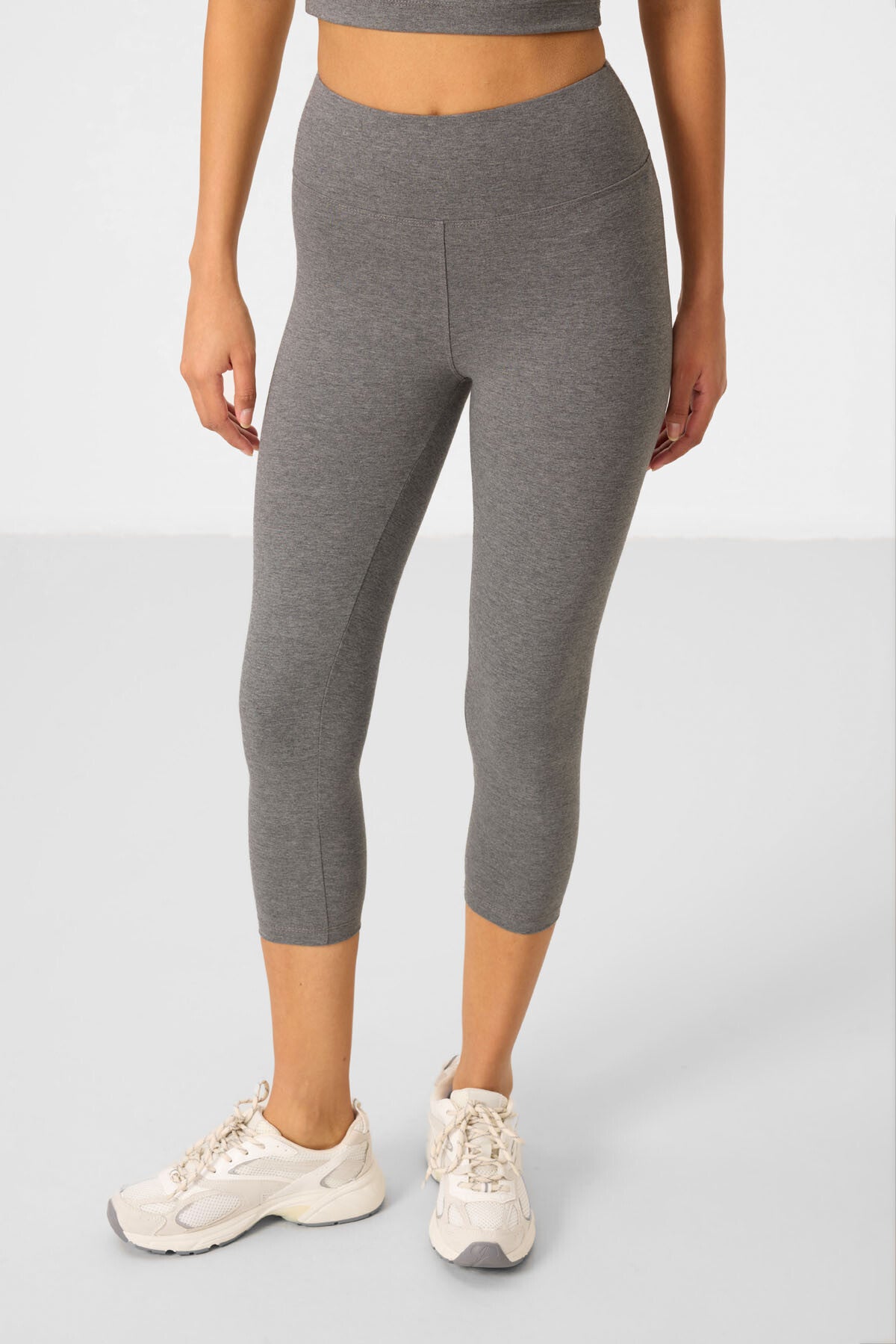 Grey High Waist Capri-Crop T-Shirt Slim Fit Women's Tights Set - 95285