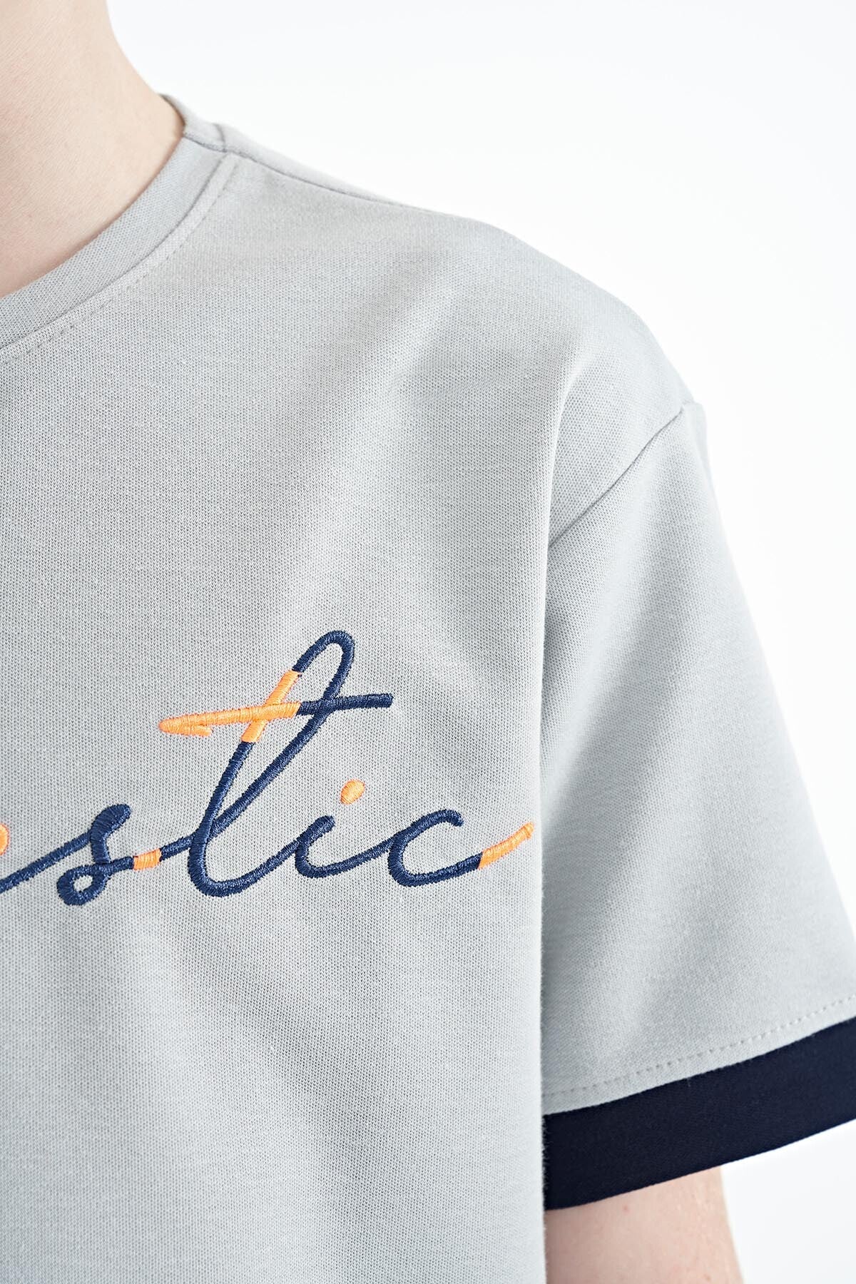 Grey Front Print Embroidered O Collar Oversize Boys T-Shirt - 11147