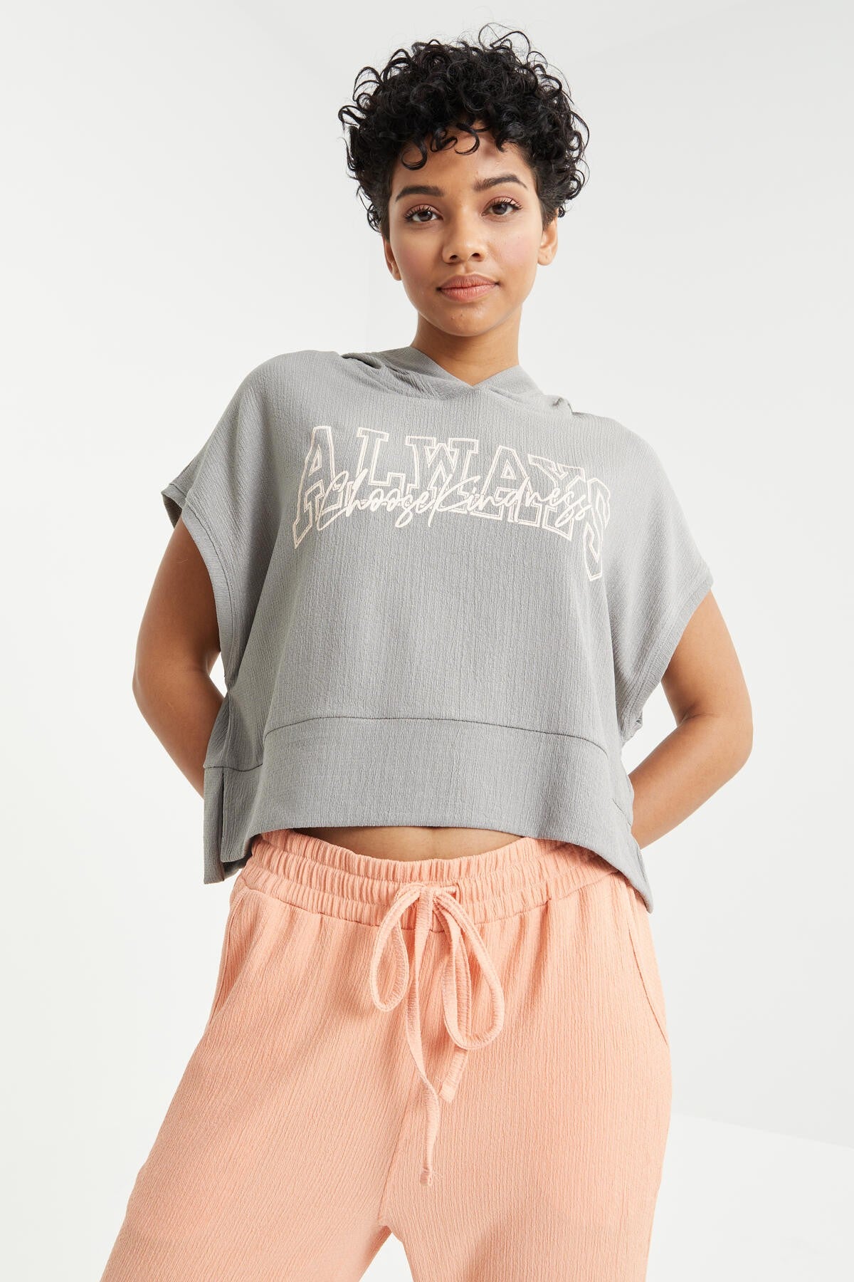 Oversized Crinkled Fabric Women's Crop Top Hoodie with Gray Print T-Shirt - 97229