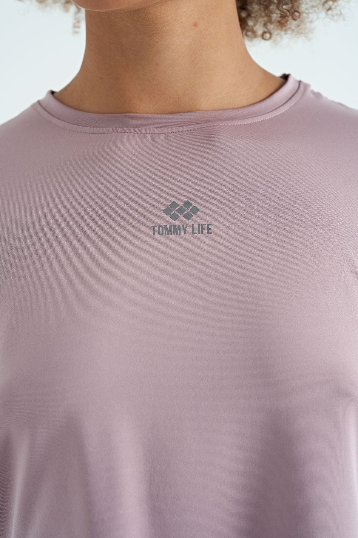 Dried Rose Logo Printed O Collar Low Sleeve Oversize Women's Crop T-Shirt - 97262