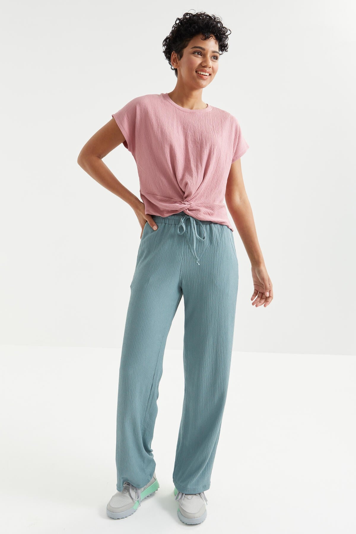 Dried Rose O Neck Front Gather Detailed Crinkle Fabric Women's Crop Top T-Shirt - 97228