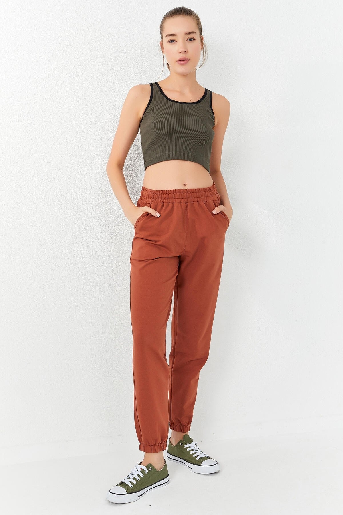 Basic Right Zero Sleeve Narrow Fit U Neck Women's Crop Top Singlet - 97160