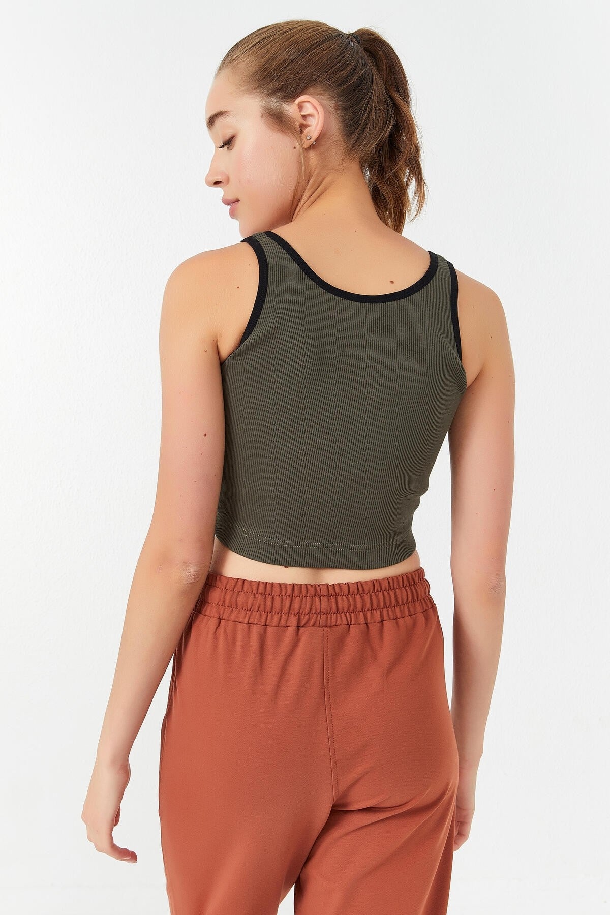 Basic Right Zero Sleeve Narrow Fit U Neck Women's Crop Top Singlet - 97160