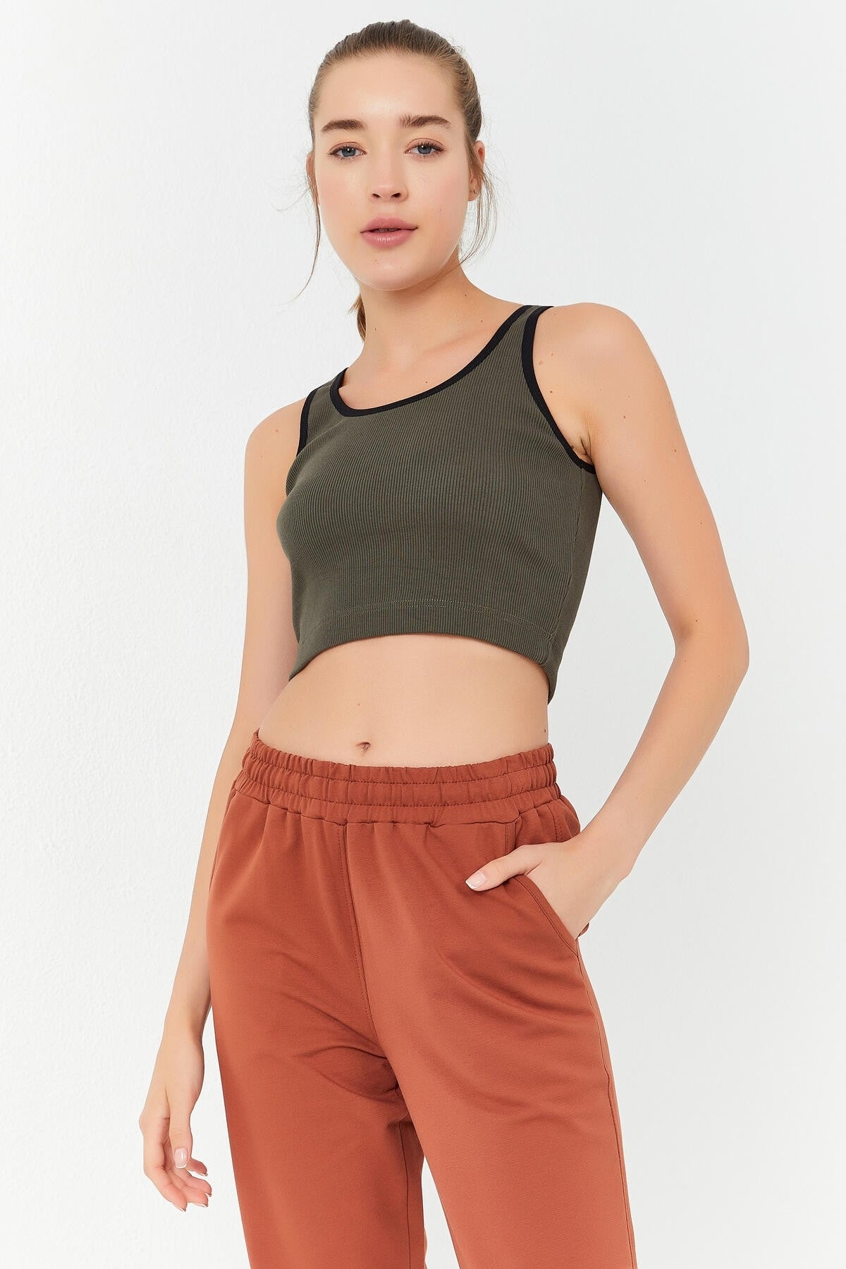 Basic Right Zero Sleeve Narrow Fit U Neck Women's Crop Top Singlet - 97160