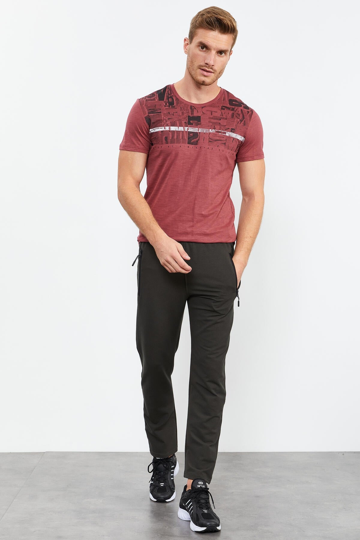 Right Leg Detailed Standard Mold Classic Cuff Men's Tracksuit Bottom - 84744