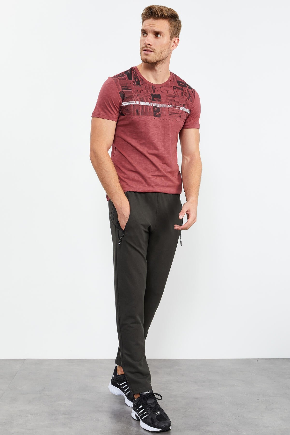 Right Leg Detailed Standard Mold Classic Cuff Men's Tracksuit Bottom - 84744
