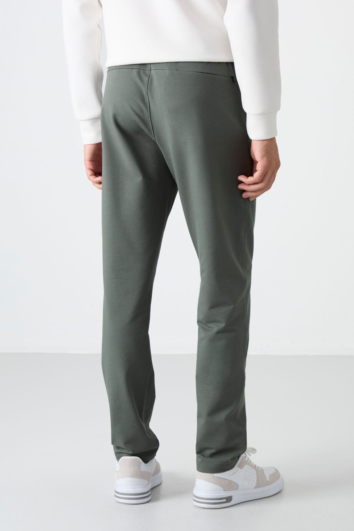 Zipper Waist Three-Pocket Slim Fit Classic Cuffed Men's Tracksuit Bottom - 84671