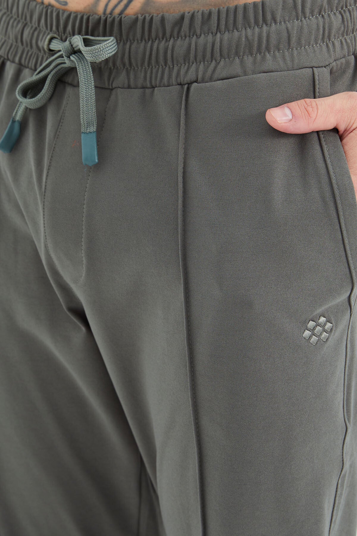 Right Front Stitch Detailed Relax Fit Men's Tracksuit Bottom - 84996