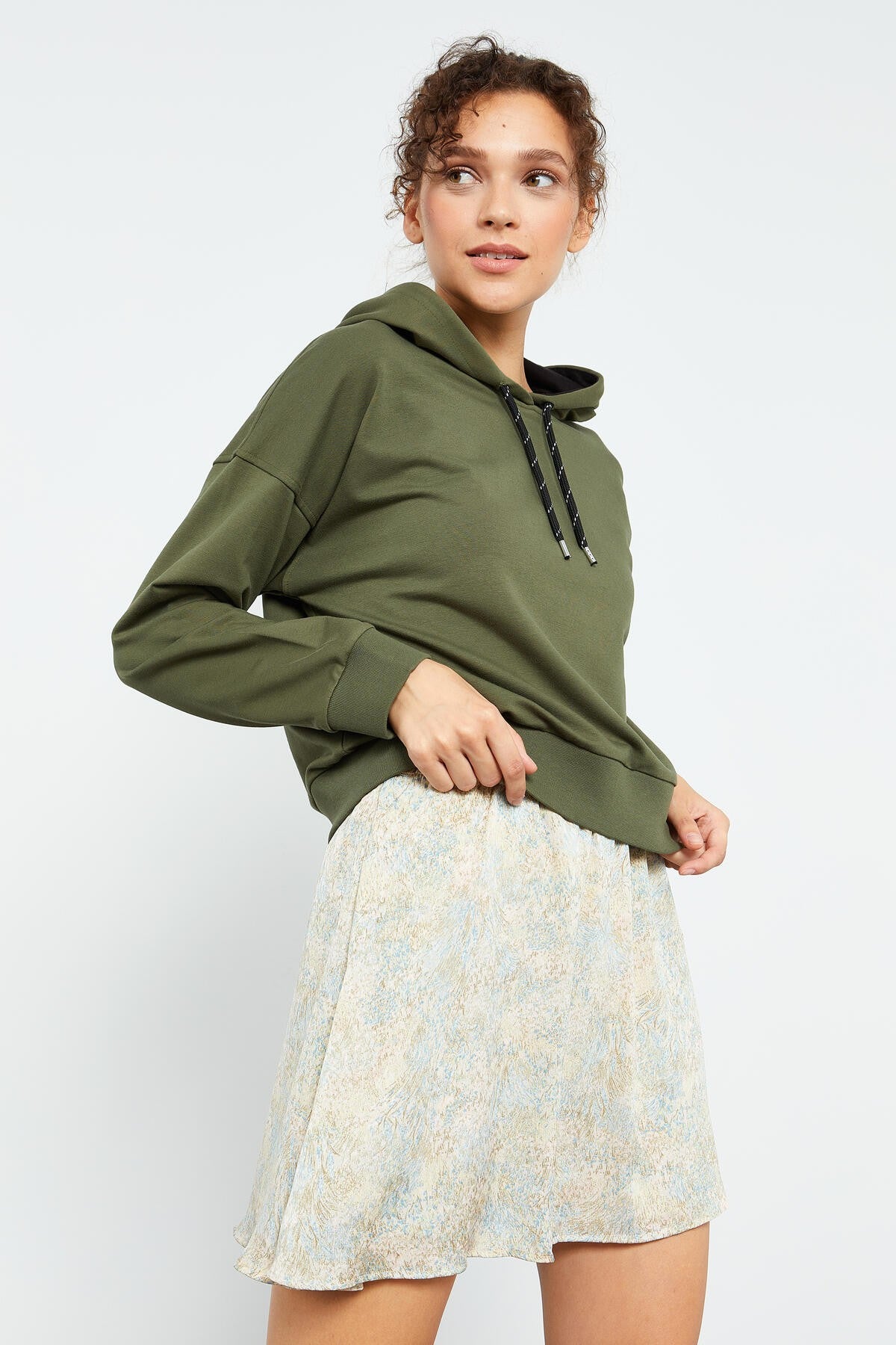 Long Sleeve Comfort Fit Hooded Women's Sweatshirt - 97115