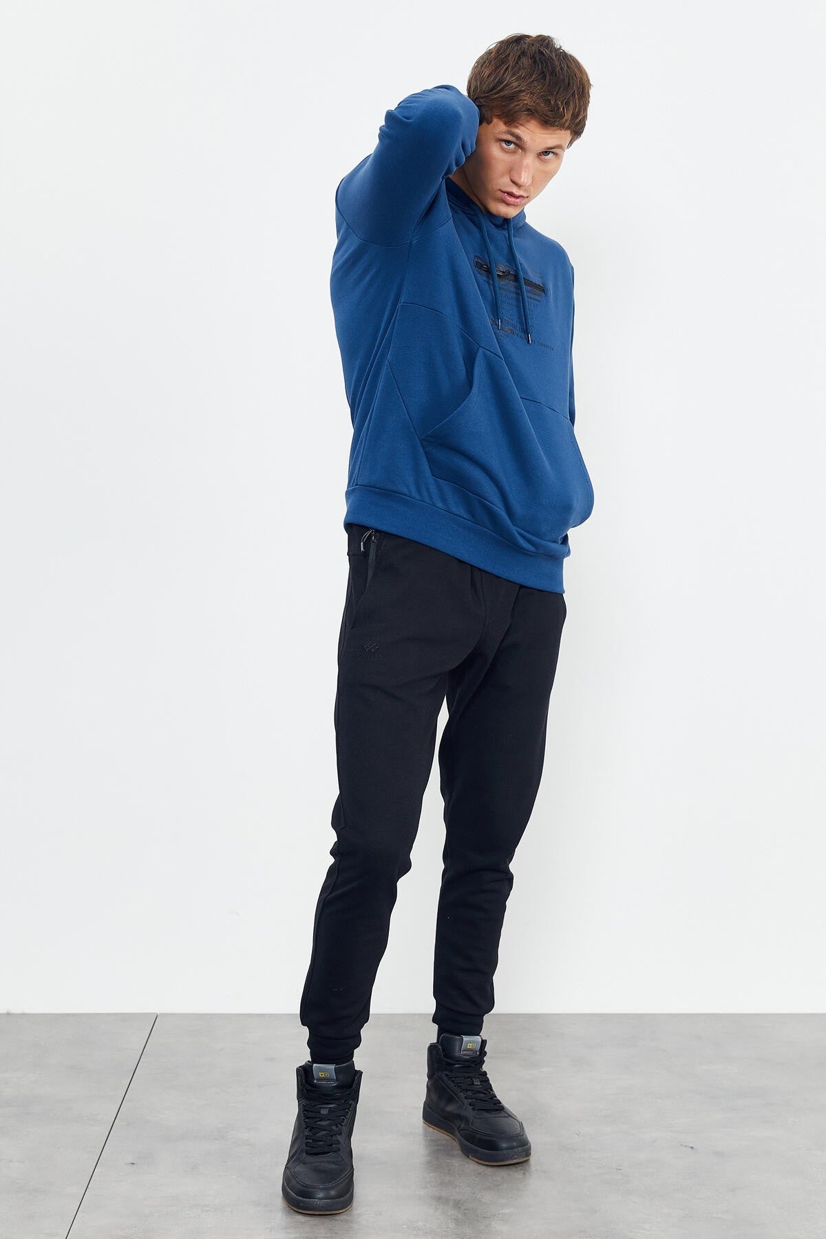 Indigo Printed Hooded Kangaroo Pocket Comfort Fit Men's Sweatshirt - 88019