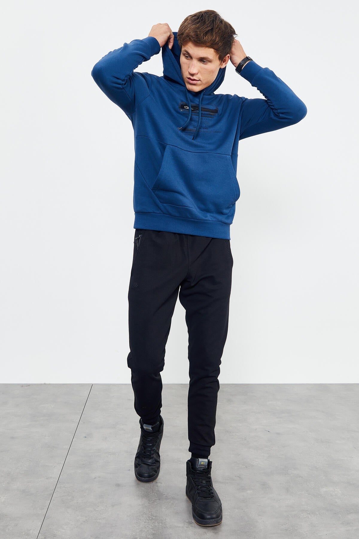 Indigo Printed Hooded Kangaroo Pocket Comfort Fit Men's Sweatshirt - 88019
