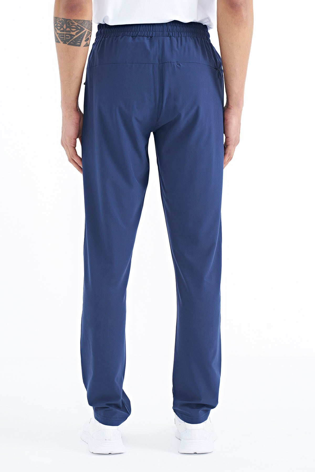 Indigo Men's Zippered Three-Pocket Standard Fit Classic Hem Tracksuit Bottom - 84768