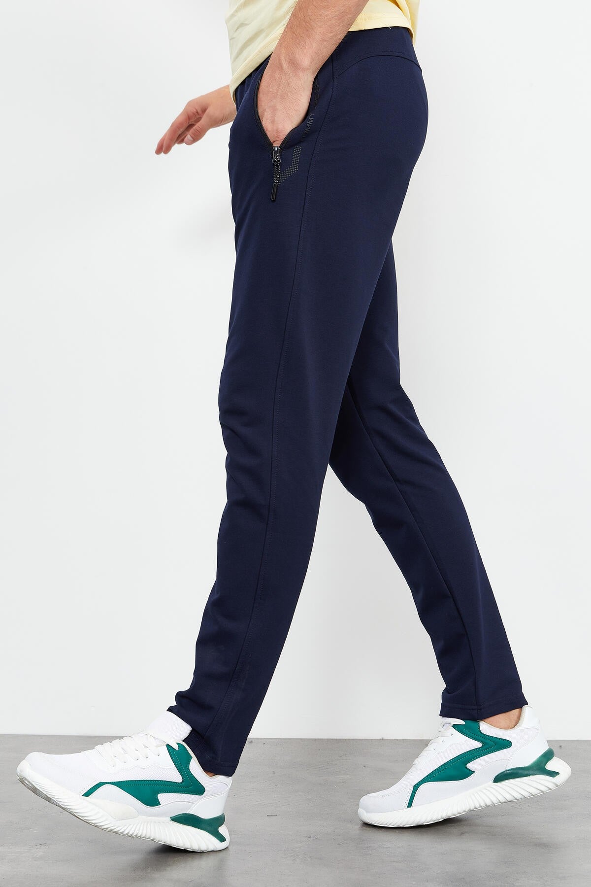 Indigo Zippered Pocket Detailed Standard Fit Classic Hem Men's Tracksuit Bottom - 84744