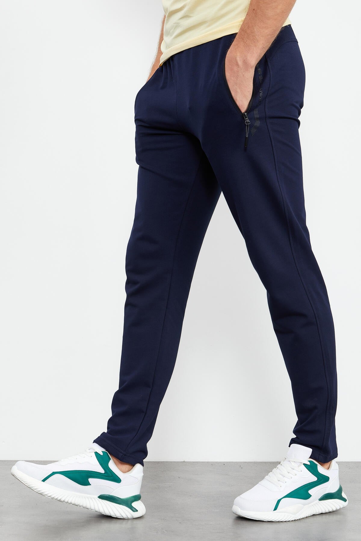 Indigo Zippered Pocket Detailed Standard Fit Classic Hem Men's Tracksuit Bottom - 84744