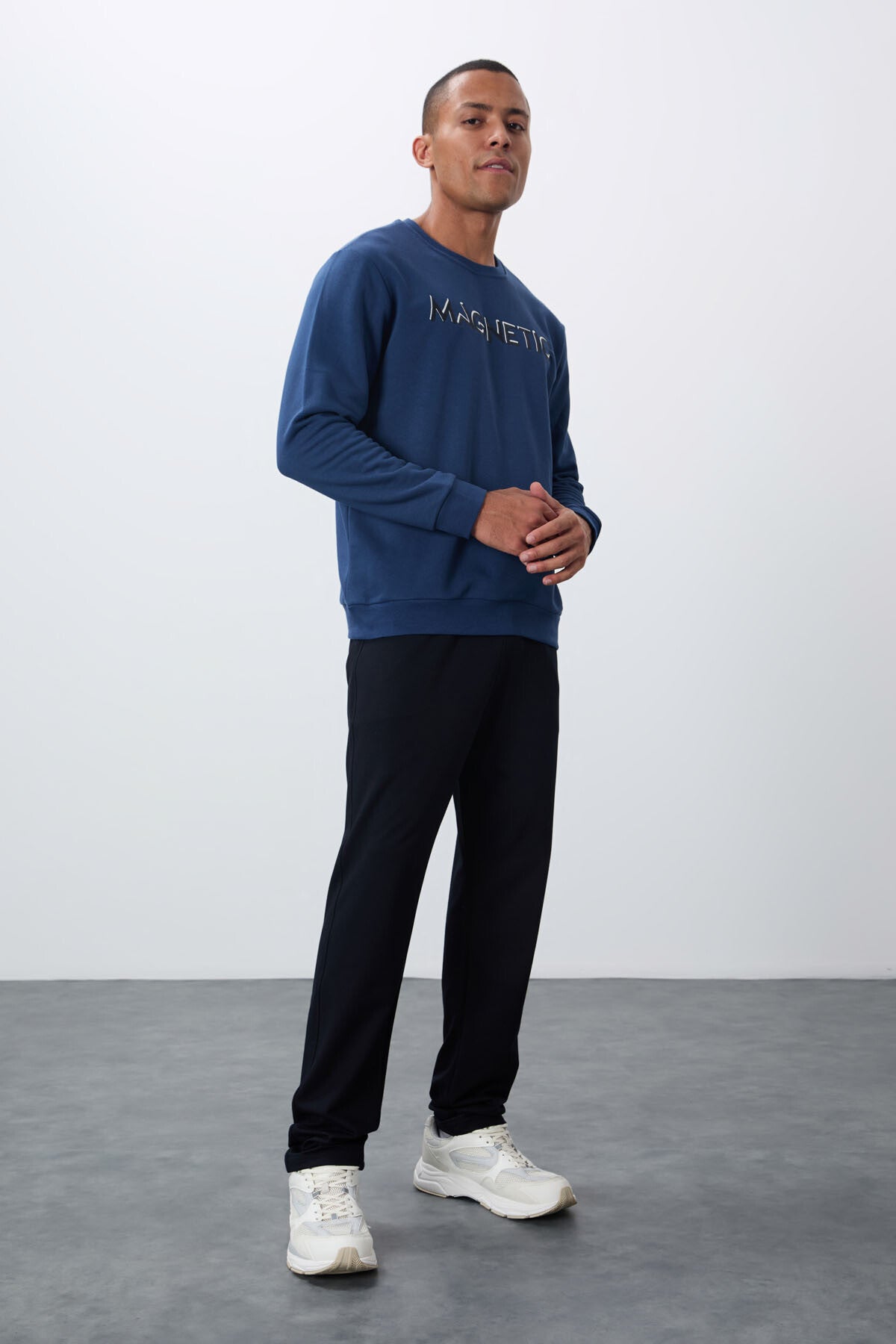 Indigo Blue Embroidered O Collar Comfort Fit Polar Lined Men's Sweatshirt - 88020