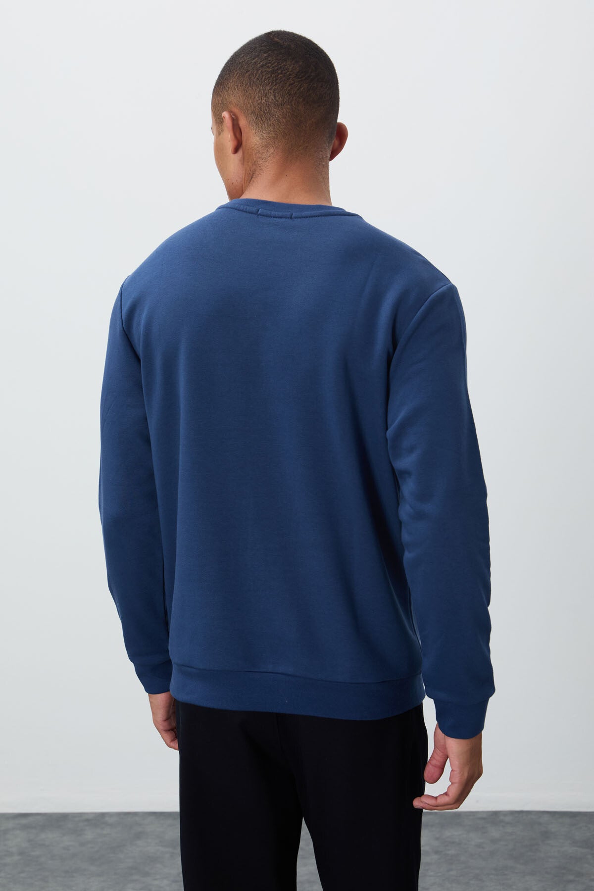 Indigo Blue Embroidered O Collar Comfort Fit Polar Lined Men's Sweatshirt - 88020
