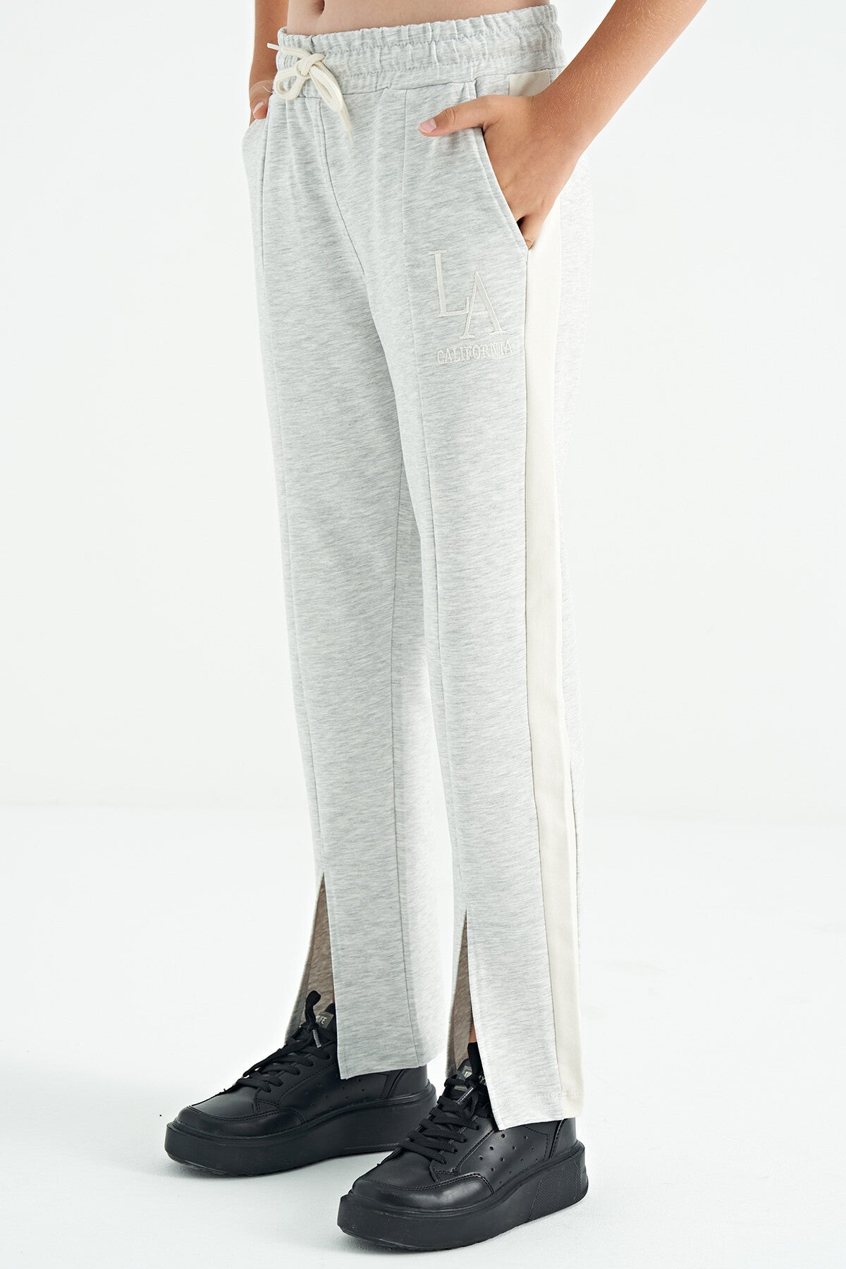 Detailed Laced Relax Fit Girls' Tracksuit Bottom - 75121