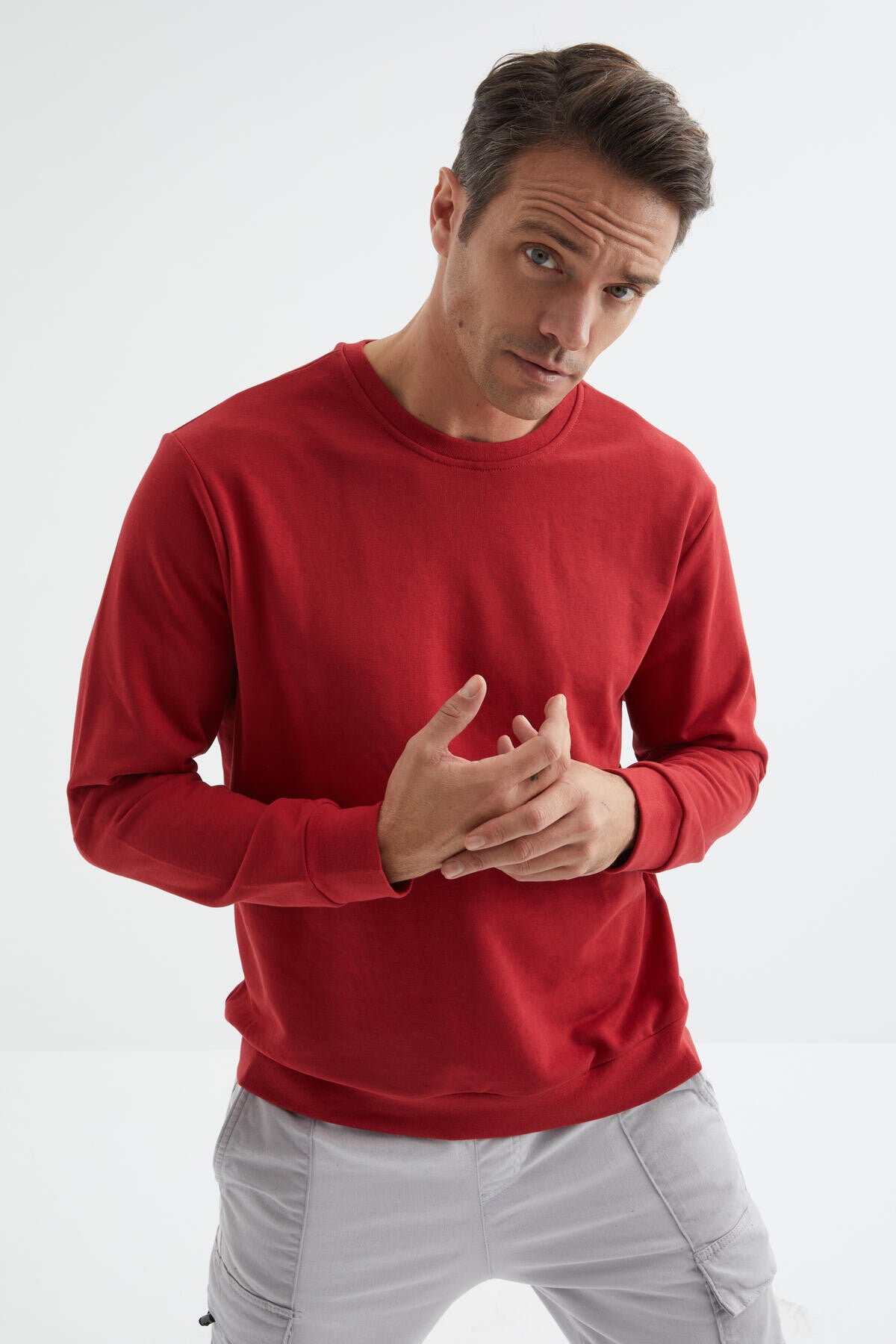 Red Basic Round Neck Comfort Fit Men's Sweatshirt - 88053