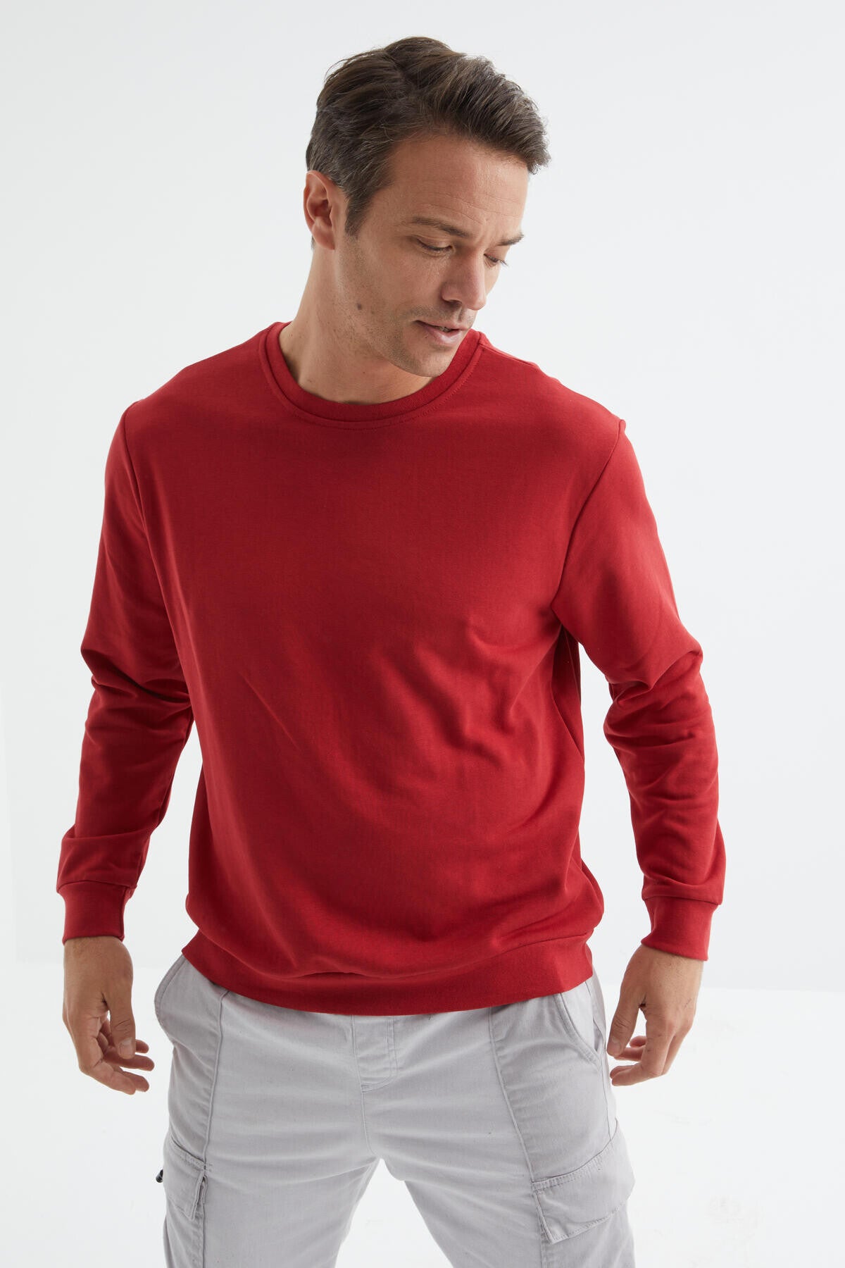 Red Basic Round Neck Comfort Fit Men's Sweatshirt - 88053