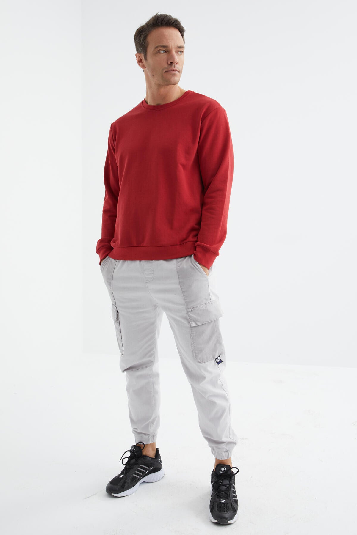 Red Basic Round Neck Comfort Fit Men's Sweatshirt - 88053