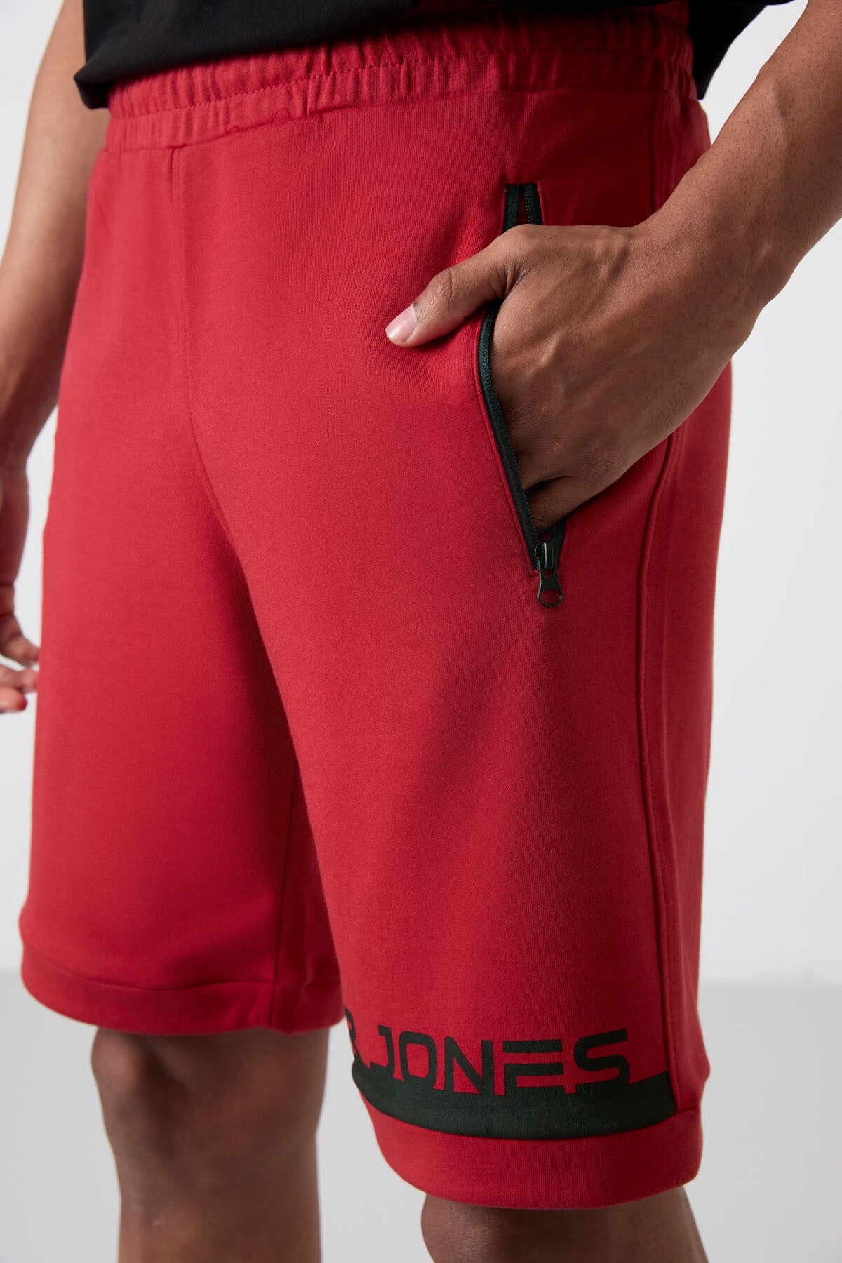 Albie Red Standard Fit Men's Shorts - 81241