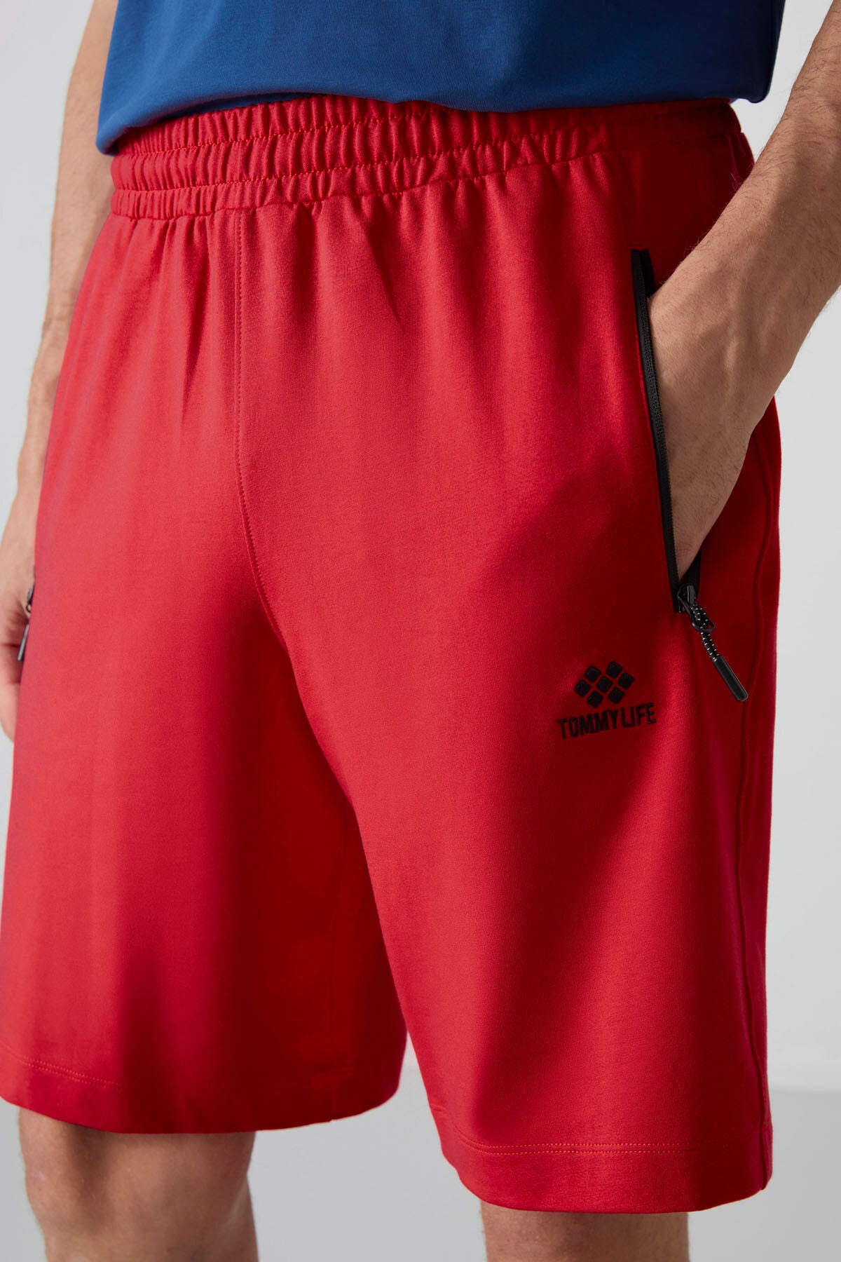 Red Hidden Zipper Back Pocket Laced Standard Fit Men's Shorts - 81136