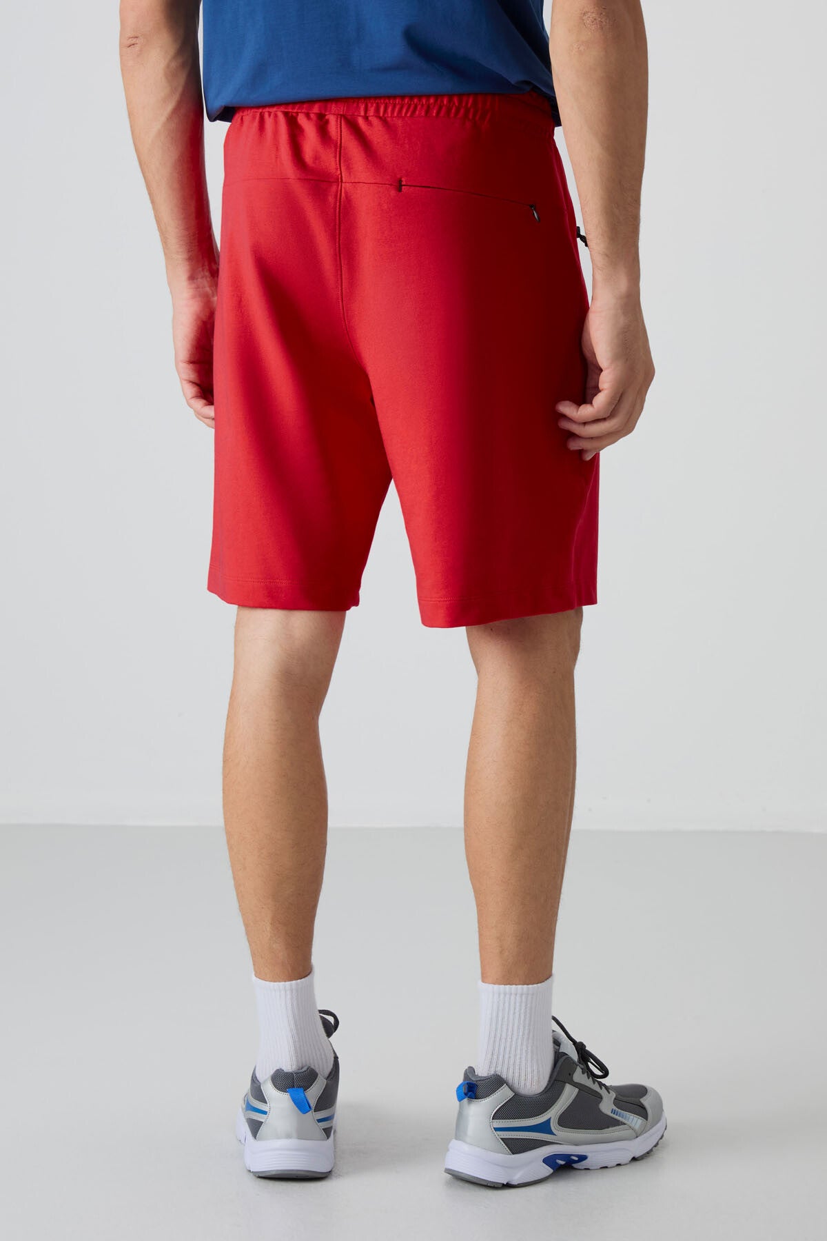 Red Hidden Zipper Back Pocket Laced Standard Fit Men's Shorts - 81136
