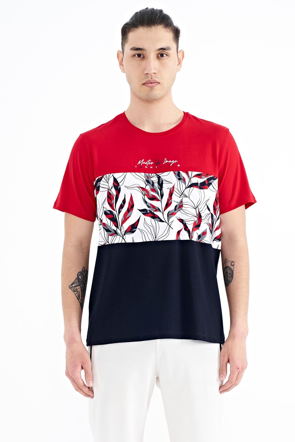 Red Color Gradient Print Detailed O Collar Standard Fit Men's T-Shirt - 88177