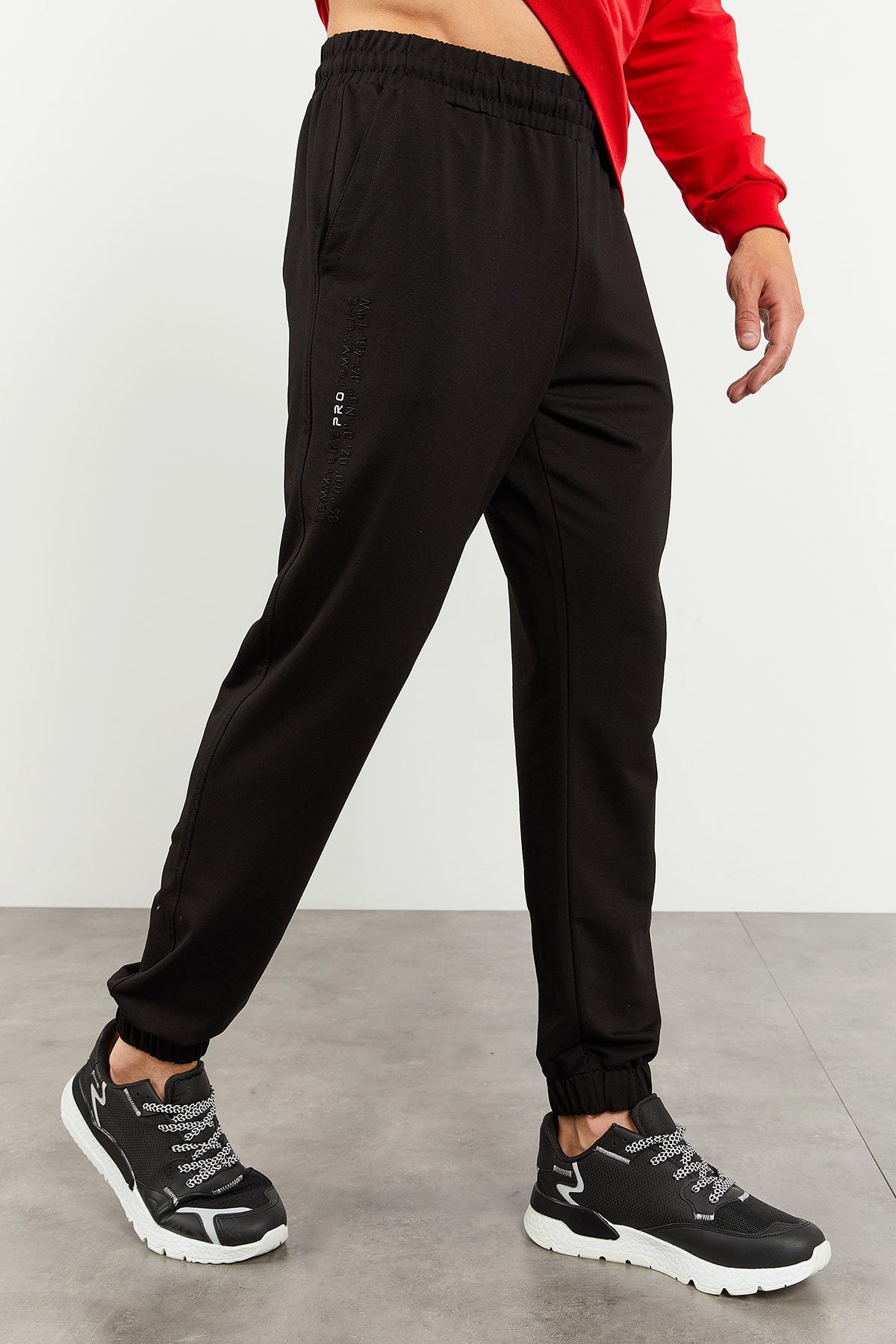 Red and black hooded kangaroo pocket rubber sleeve oversized tracksuit- 85117