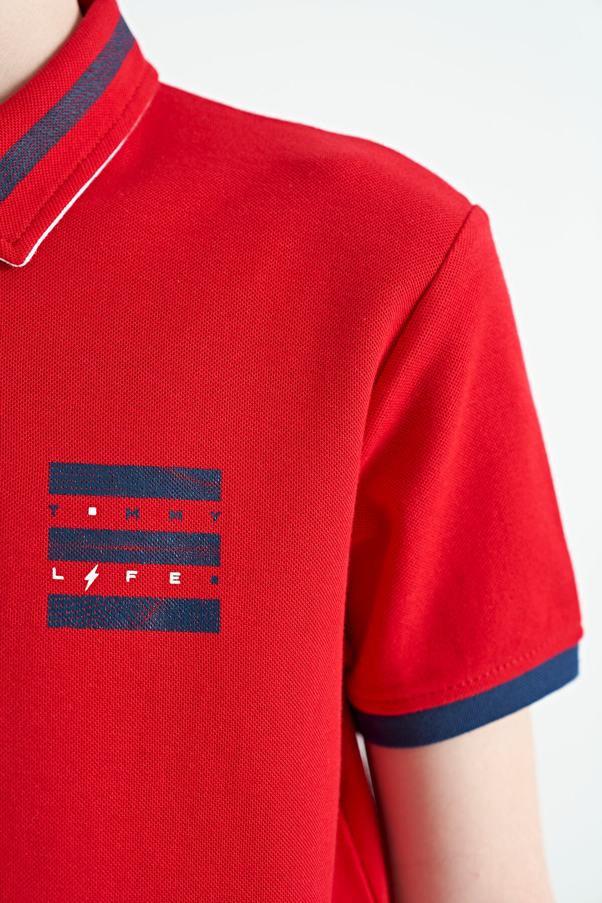 Red Collar Color Block Print Detailed Standard Fit Boys' T-Shirt - 11111