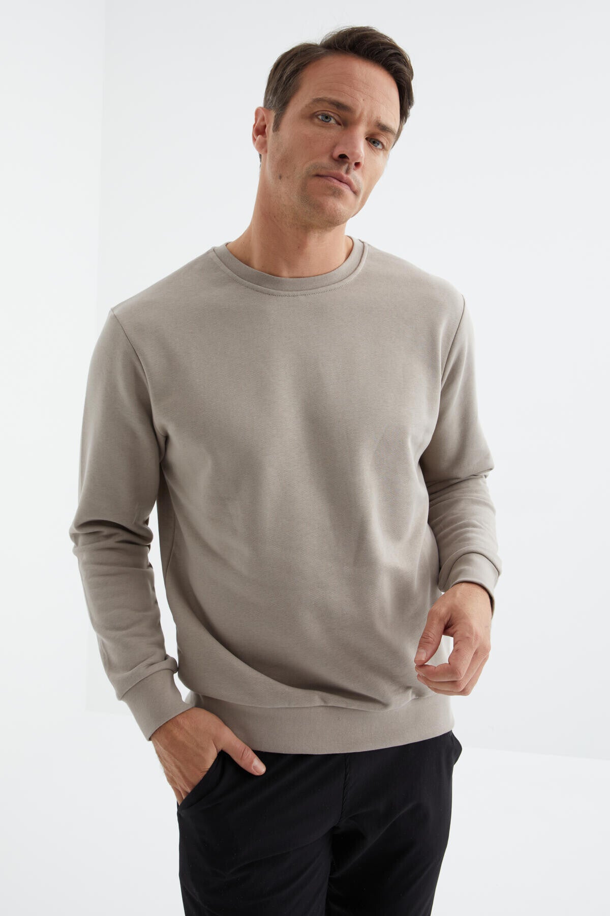 Dark Beige Basic Round Neck Comfort Fit Men's Sweatshirt - 88053