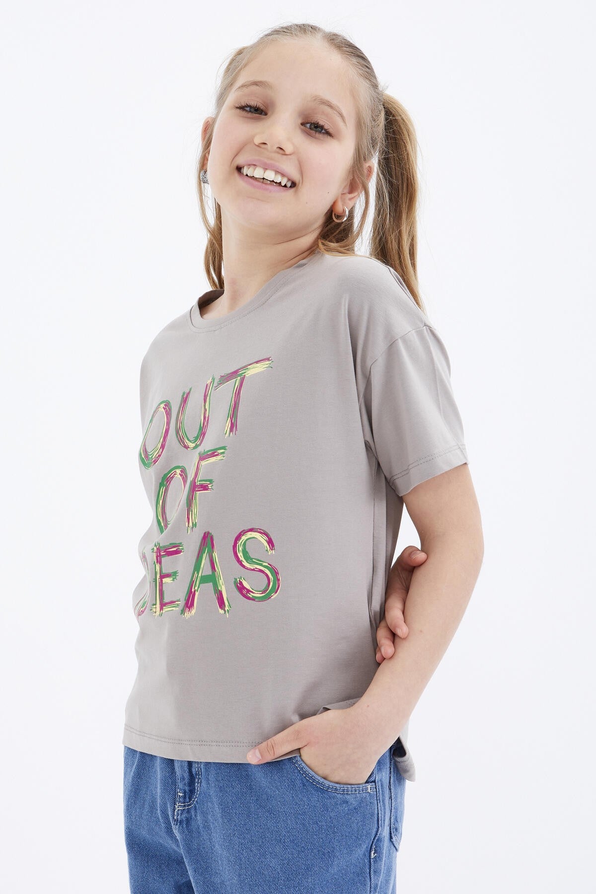 Dark Beige Oversize Print O Collar Drop Shoulder Girls' T-Shirt - 75028