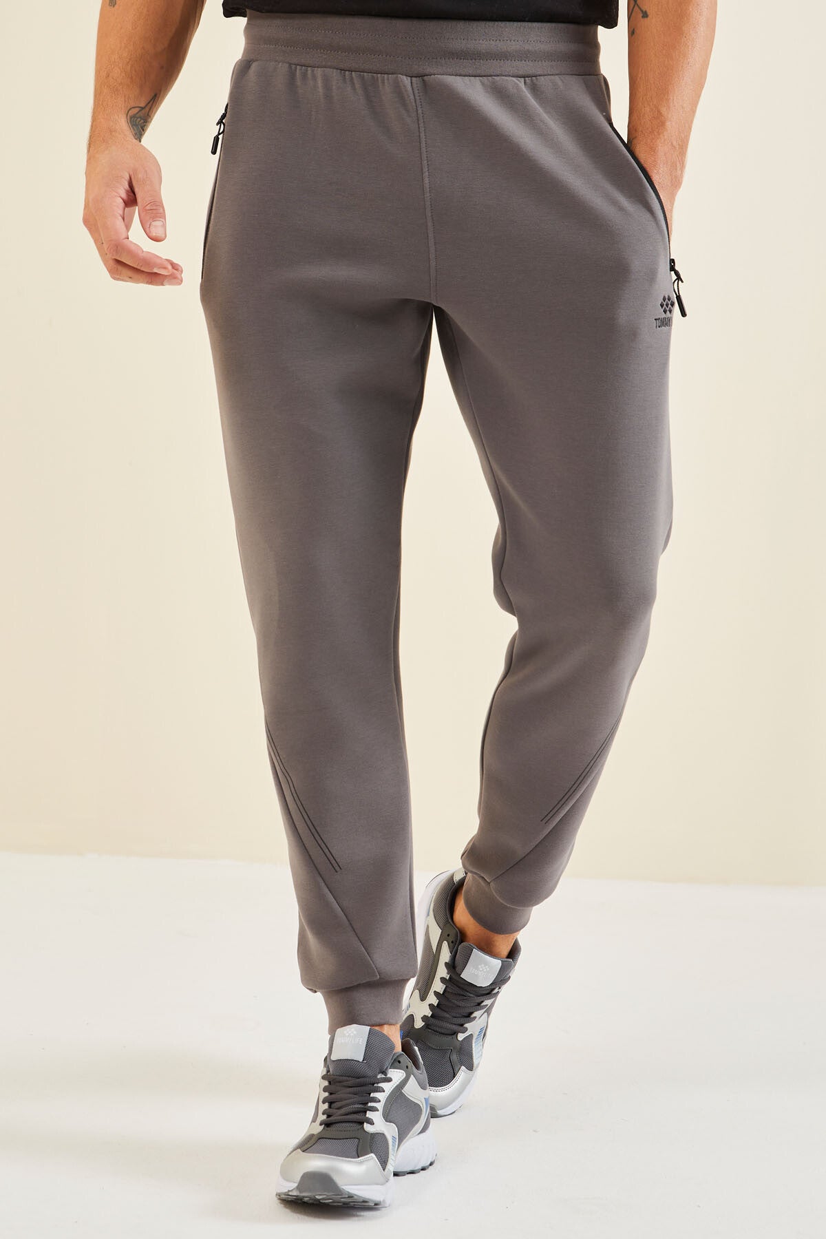 Dark Grey Laced Men's Tracksuit Bottom - 82110