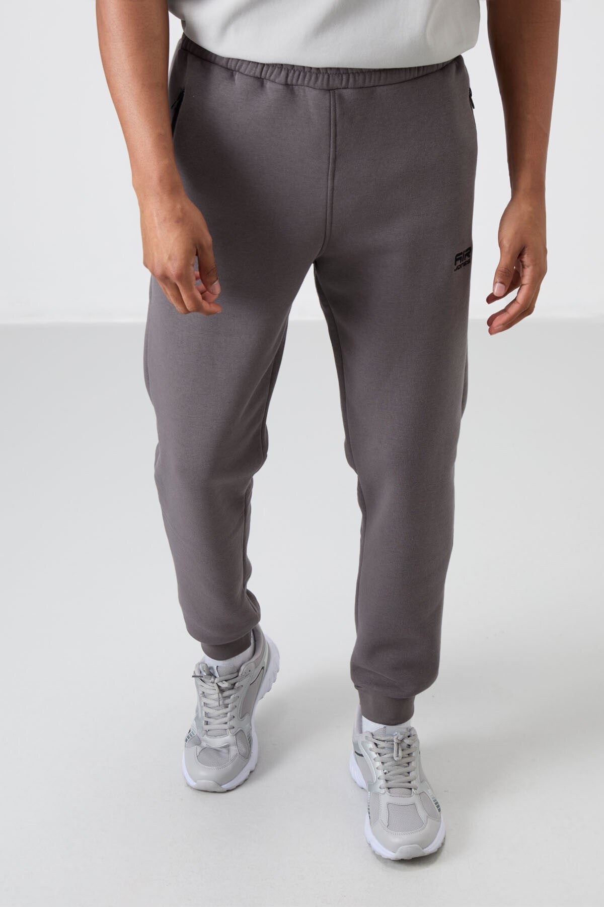 Cesar Dark Grey Pocketed Jogger Men's Tracksuit Bottom - 84929