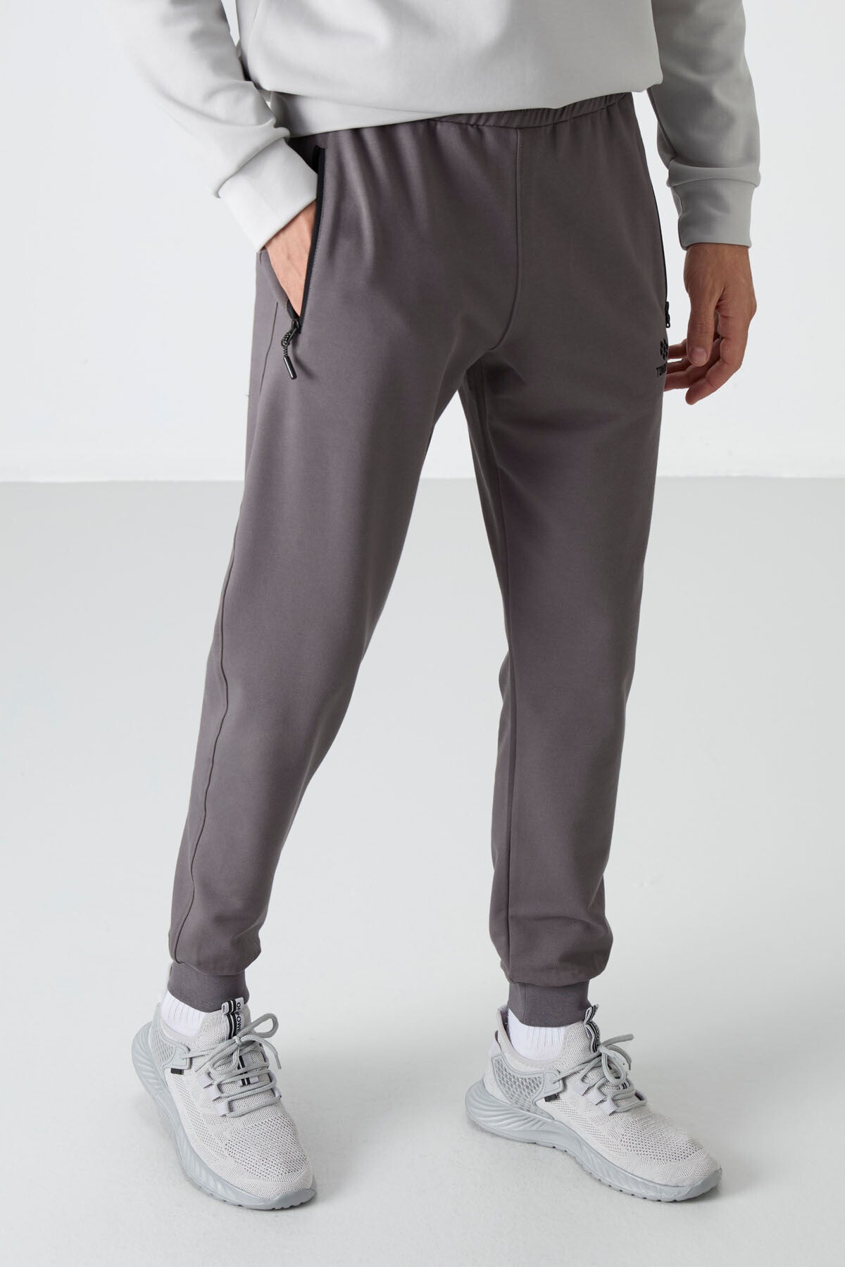 Dark Grey Zippered Pocket Standard Fit Jogger Men's Tracksuit Bottom - 84587