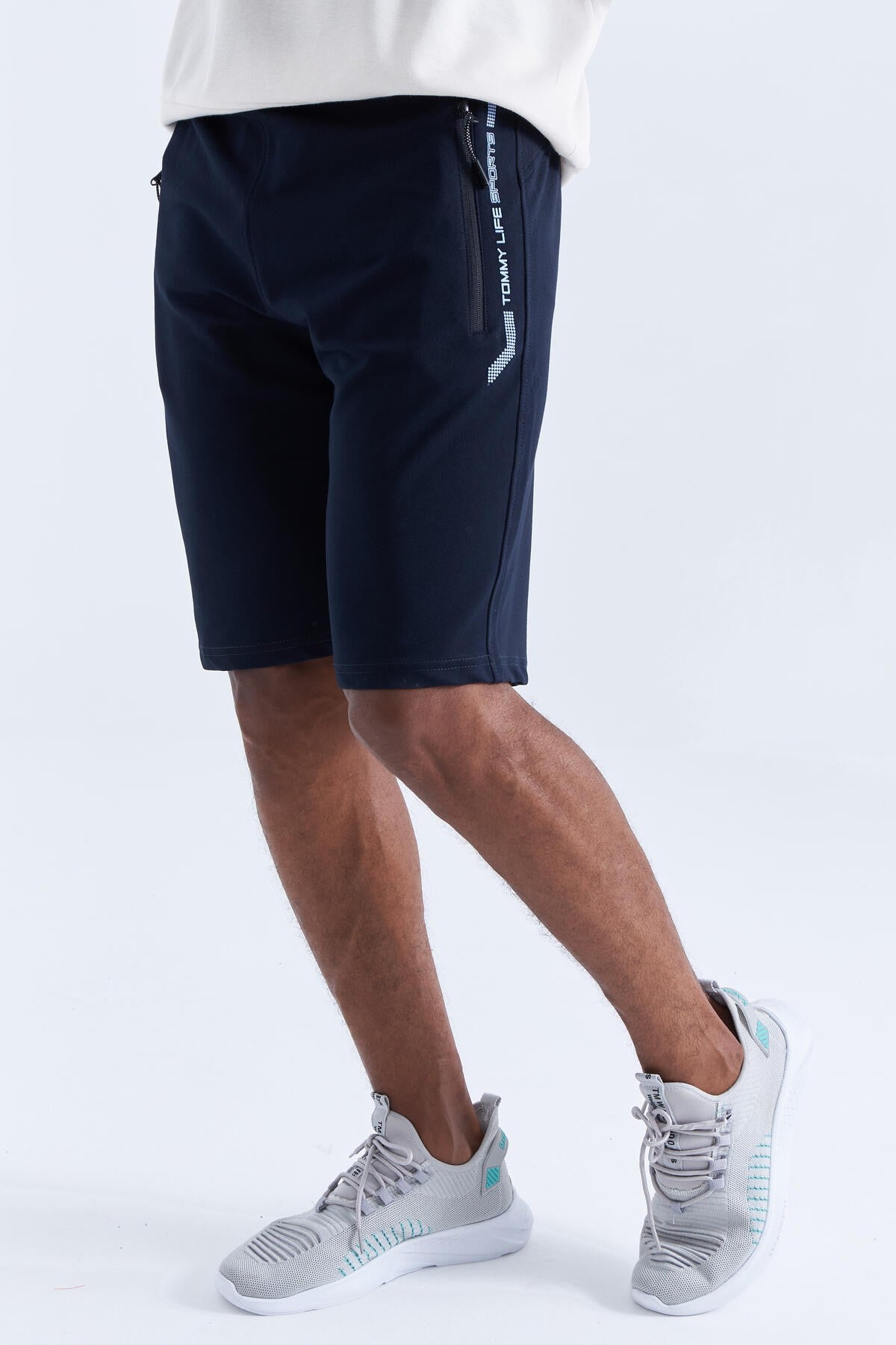Pocket - White Zippered Pocket Detailed Standard Fit Men's Shorts - 81141