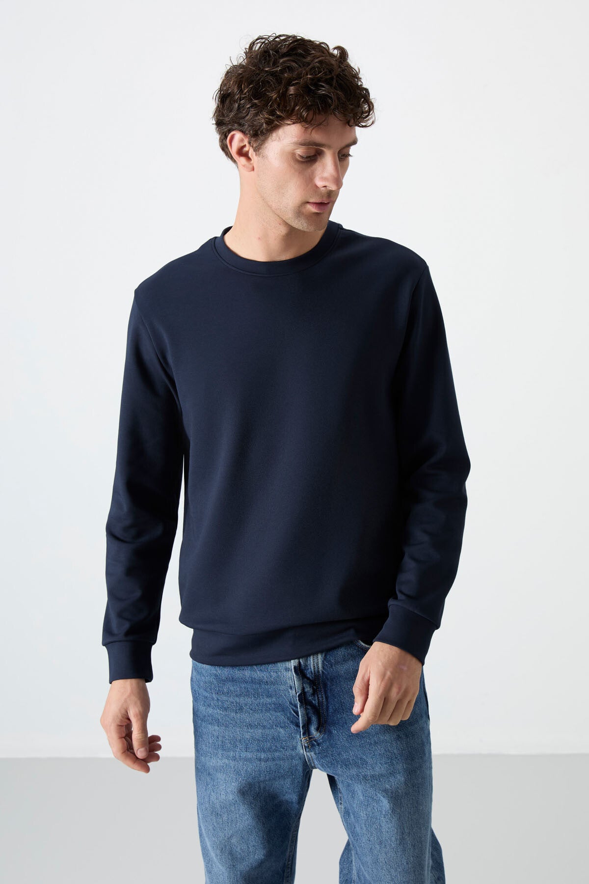 Navy Blue Basic Round Neck Comfort Fit Men's Sweatshirt - 88053