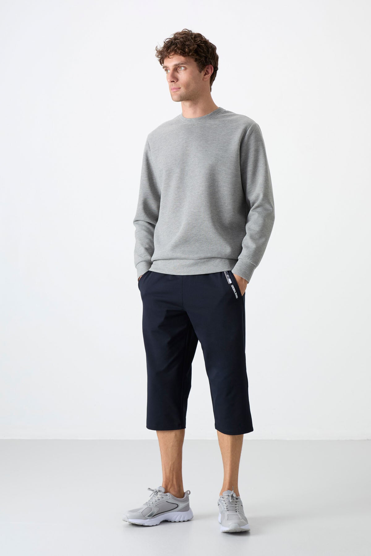 Navy Blue Front Pocket Detailed Standard Fit Classic Hem Men's Capri - 83092