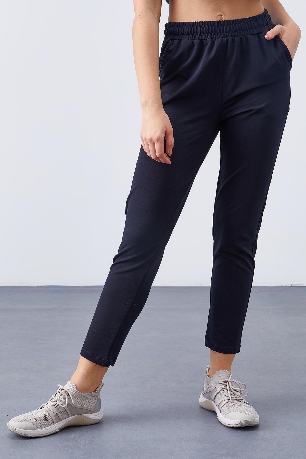 High-waisted Jogger Comfortable Form Narrow Cuffs Tracksuit Pants